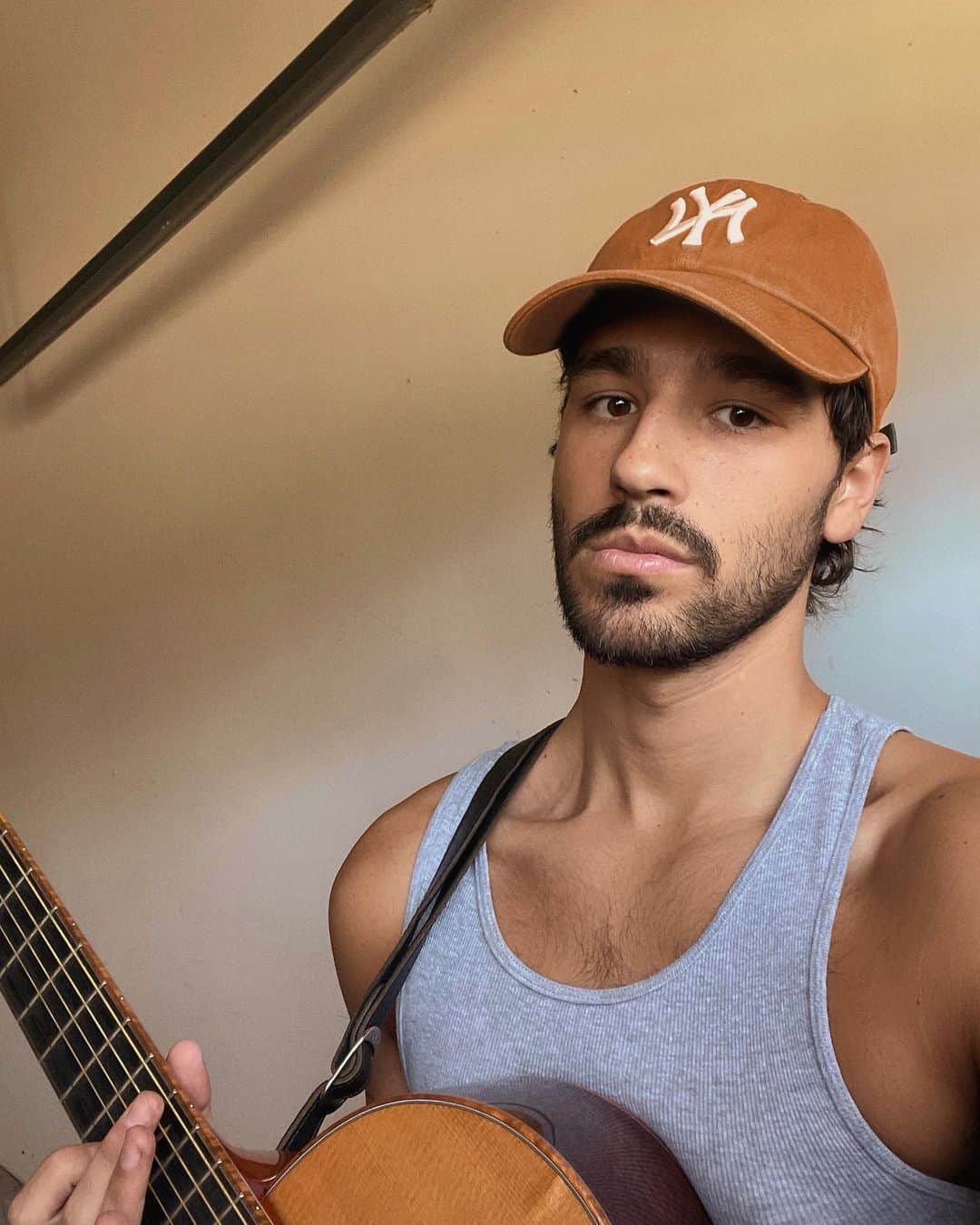 ジェイコブ・ホワイトサイズのインスタグラム：「11 days until i’m officially an artist again.. can’t wait for you to hear this one 🧡」