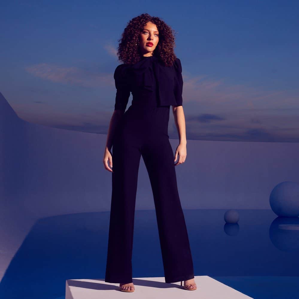 ブラックハローのインスタグラム：「The perfect black jumpsuit 🖤 #arajumpsuit #blackhalo   #lookoftheday #blackjumpsuit #blackisalwaysinstyle #outfit #trending #classicstyle #styleinspo #outfitideas」
