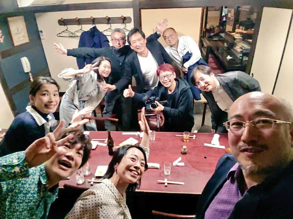 藤岡幸夫のインスタグラム：「The 4 Players Tokyo 昨日福岡入り。本日 １８日アクロス福岡で１２時開演❗ チケット１０００円🤩当日券あります💪僕は司会🥰 昨晩はリハーサルの後、西中洲の老舗の藤よしで宴会の後、皆は屋台でラーメンで気合充分🤣僕はあーた、ダイエットしてるから当然帰りました😇しかもその後さらにワインを飲んでる写真も送られてきて…なんて元気な🤣🤣🤣🤣🤣🤣　僕は結婚３４執念沖縄修行で疲れていたので早寝でした👍 とにかく本日お時間ある方はアクロス福岡で１２時平日昼間公演です🤩明日は熊本で、宇土市民会館１８時半開演❗チケット2000円　２５歳以下1000円😉」
