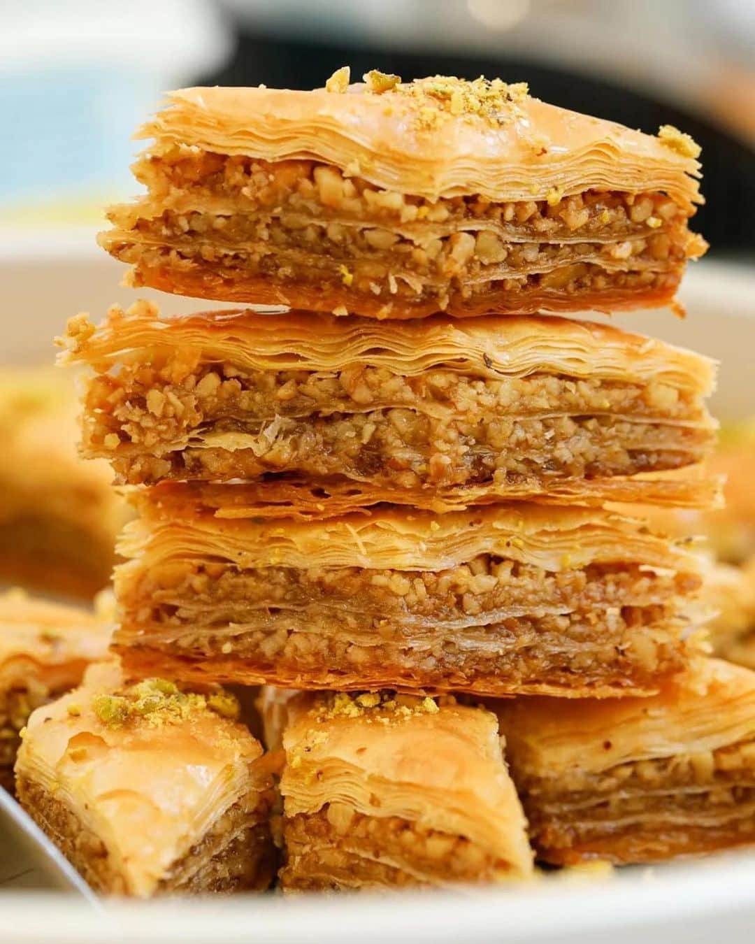 Easy Recipesさんのインスタグラム写真 - (Easy RecipesInstagram)「This amazing Walnut Baklava recipe comes together with layers and layers of flaky phyllo dough that’s filled with 3 layers of ground walnuts and showered with love with the most delicious aromatic simple syrup.  Step-by-step recipe via the link in my bio @cookinwithmima  https://www.cookinwithmima.com/walnut-baklava/」4月18日 6時21分 - cookinwithmima
