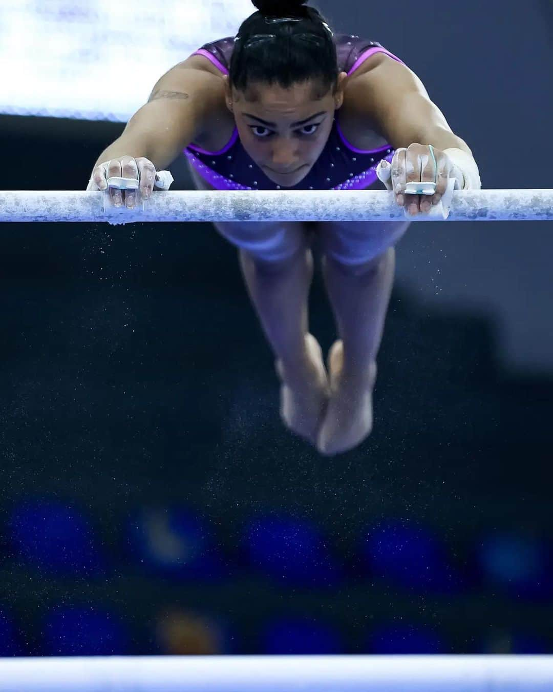 カロリーネ・ペドロのインスタグラム：「Encerrado o Troféu Brasil 2023 em Aracaju! Vice campeã de Paralela 🤍✨🙏  📸 @rbufolin   @cdafab @cbginastica @iryna_ilyashenko @carolmolinari @ceginpr @fprginastica」