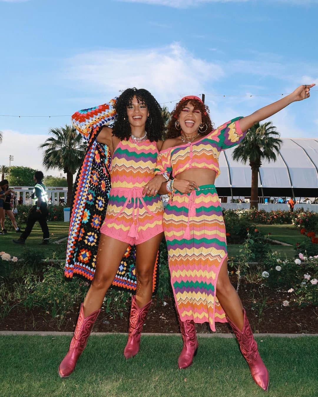 SPELLさんのインスタグラム写真 - (SPELLInstagram)「It was quite literally sunshine and rainbows yesterday at Coachella with style queens @byaimeekelly + @chelseaasoflate draped in our fave Ziggy styles 🌈💕」4月18日 6時47分 - spell