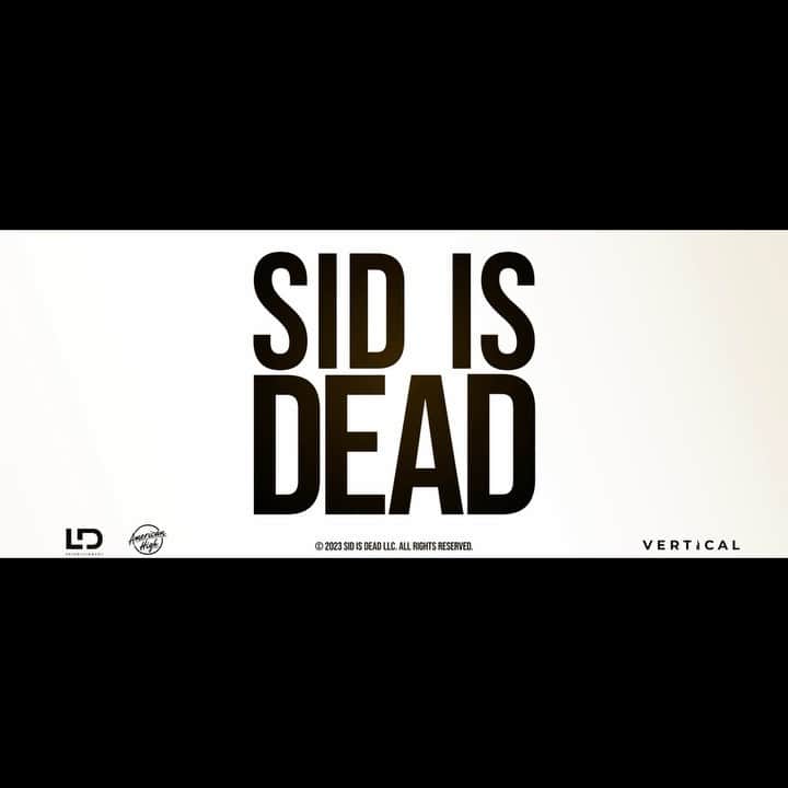 ジョーイ・ブラッグのインスタグラム：「SID IS DEAD my new movie from @AmericanHigh comes out April 28th! Had a blast making this and I’m so excited for everyone to finally see it! Save it on @appletv at the link in my BIO!」