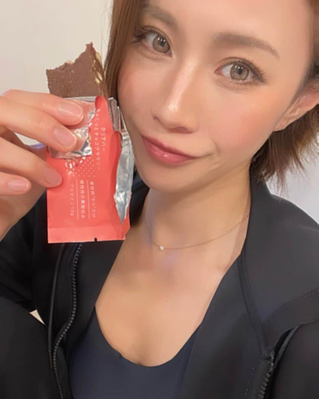 HARUKAさんのインスタグラム写真 - (HARUKAInstagram)「間食というより補食😋⭐️ 植物性の材料だけだから身体に優しいし 食べ応えもあっておいしかった❤️  私は、緑のパッケージの アーモンドがたっぷりのやつが一番好みだった👌💚  @clrbar   #ヴィーガン #プロテイン #おやつ #ヴィーガンスイーツ #クリアバー #clrbar #pr」4月18日 18時00分 - haruka_o8o4
