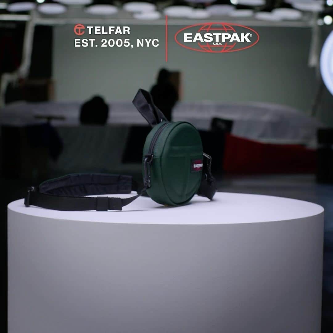 イーストパックのインスタグラム：「Telfar x Eastpak is officially back adding two contrasting new colors to the line-up: Dark Olive and Red  Tap the link in our bio to shop the collection.   #telfarxeastpak」