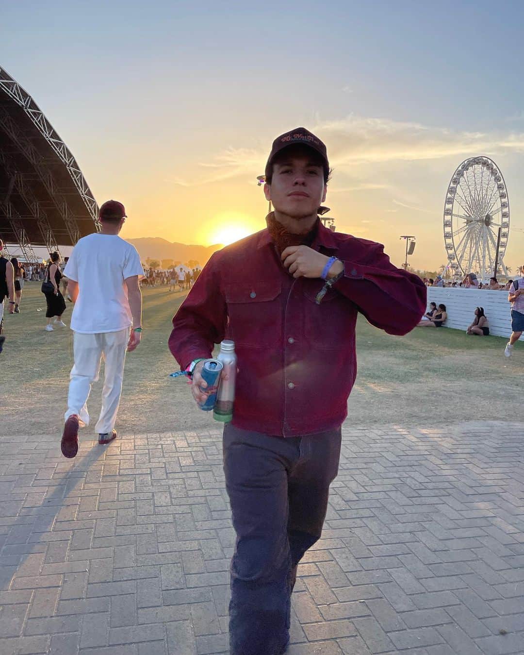 Bryant Eslavaのインスタグラム：「my first coachella where i wasn’t running around taking hundreds of photos ✩」