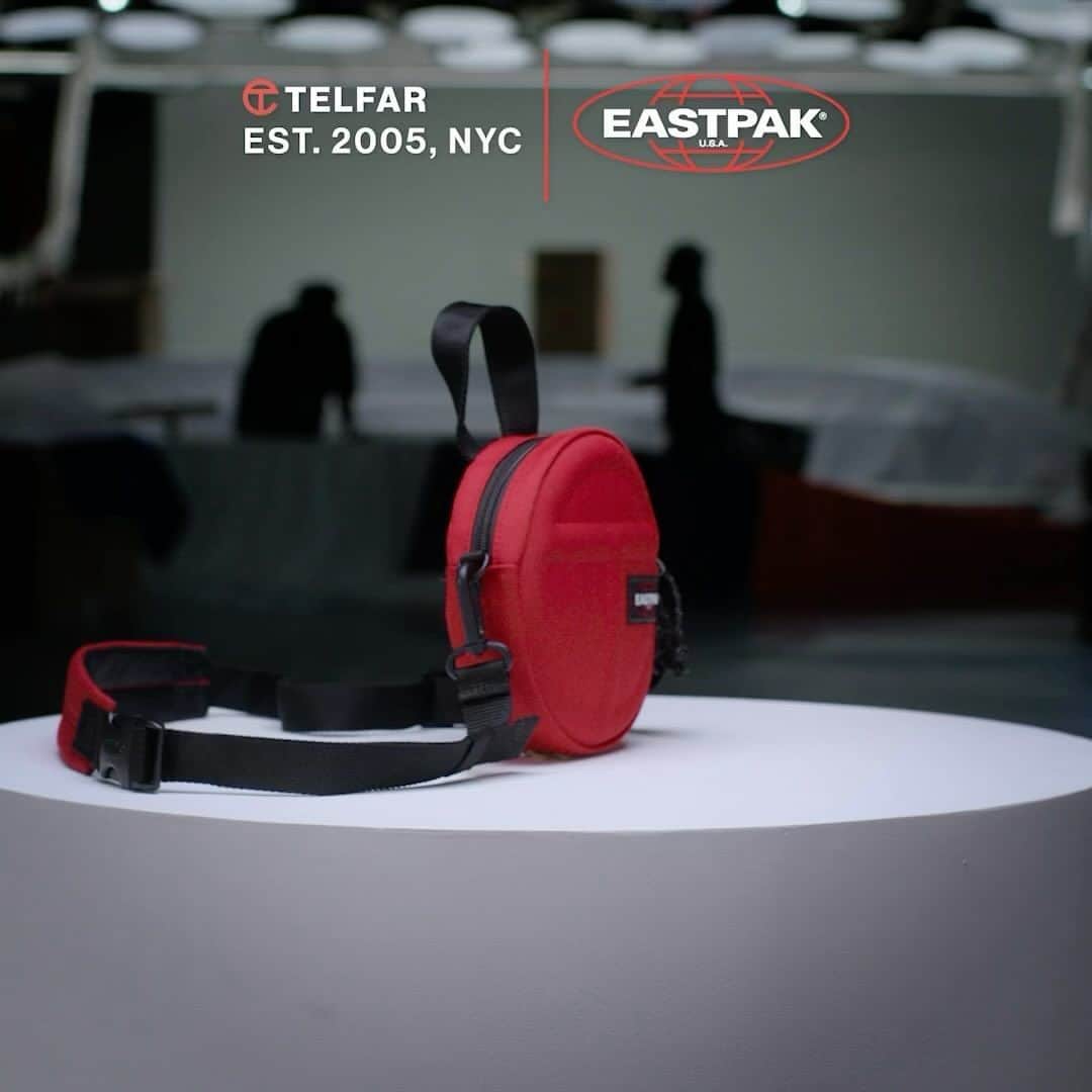 イーストパックのインスタグラム：「Telfar x Eastpak is officially back adding two contrasting new colors to the line-up: Dark Olive and Red  Tap the link in our bio to shop the collection.   #telfarxeastpak」