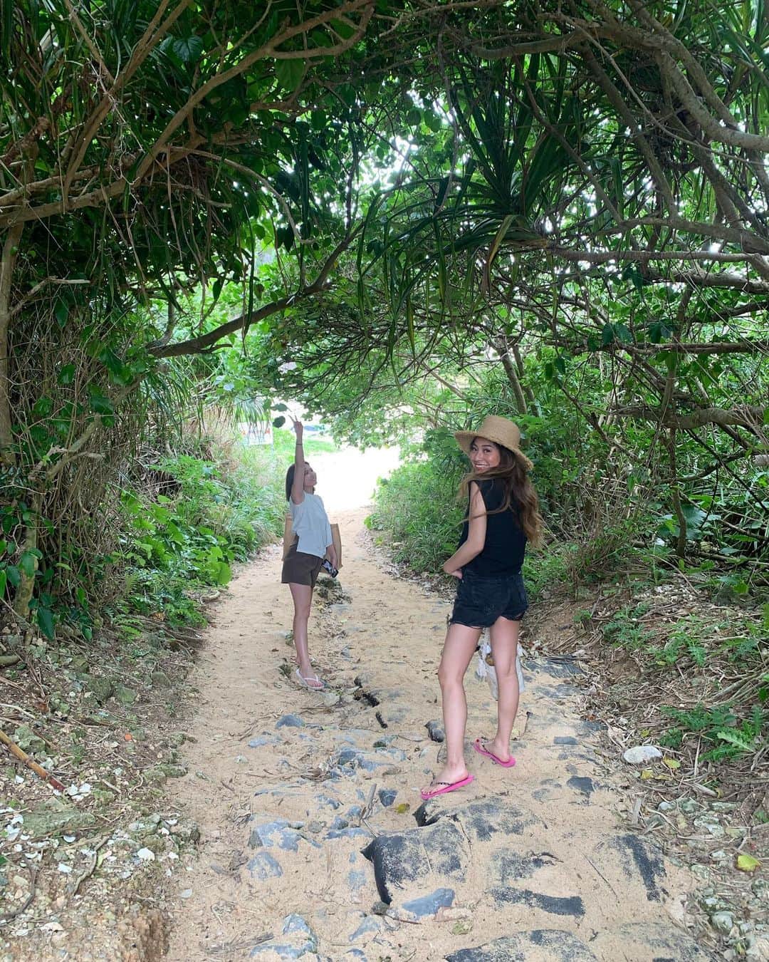 菅原樹里亜さんのインスタグラム写真 - (菅原樹里亜Instagram)「. ・  📍真栄田岬 beach51  #沖縄#okinawa#真栄田岬#beach51 #女子旅#trip#ドライブ#bikini#travel」4月18日 16時43分 - juria_sugawara
