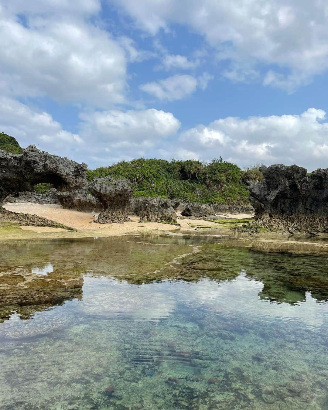 菅原樹里亜さんのインスタグラム写真 - (菅原樹里亜Instagram)「. ・  📍真栄田岬 beach51  #沖縄#okinawa#真栄田岬#beach51 #女子旅#trip#ドライブ#bikini#travel」4月18日 16時43分 - juria_sugawara