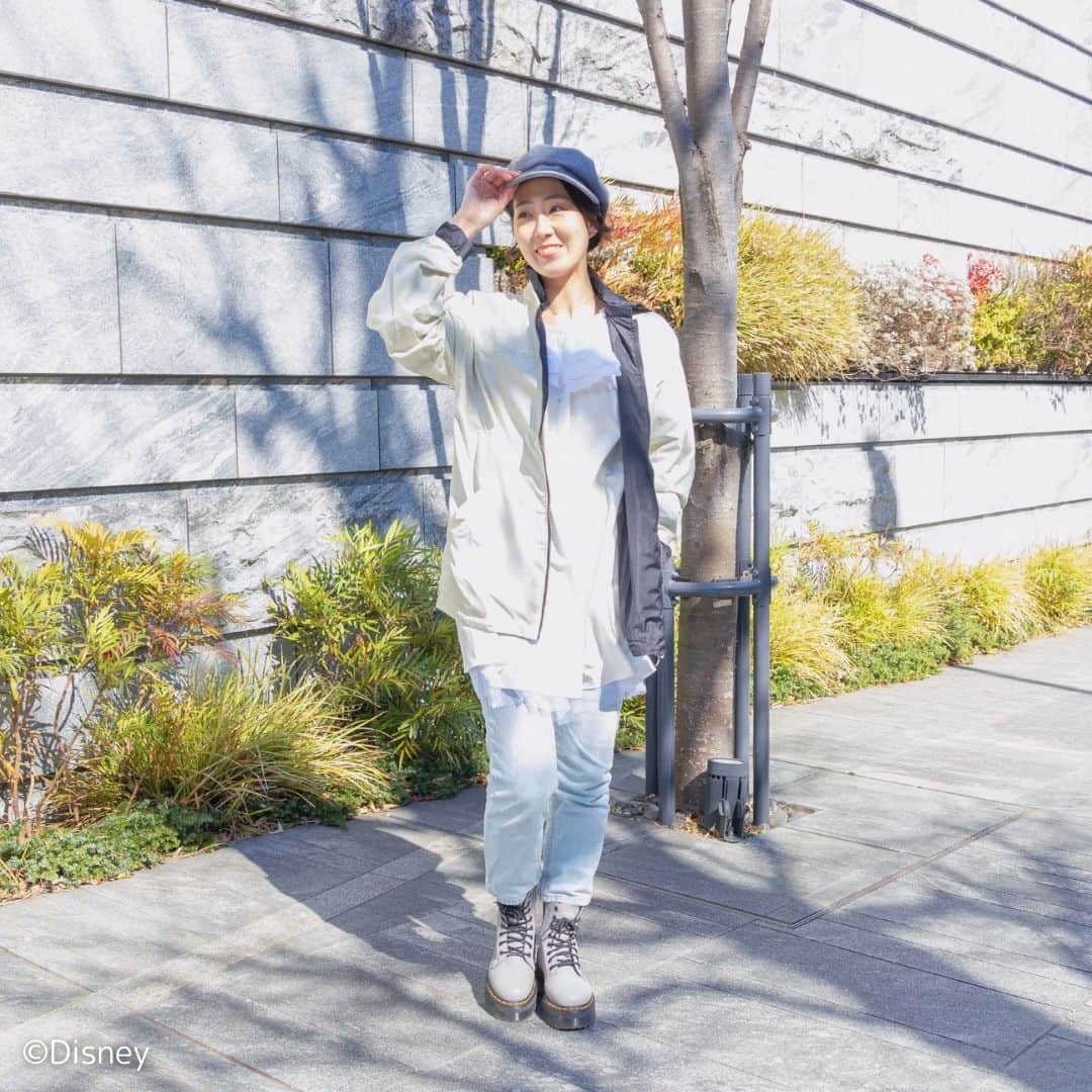 SuperGroupiesさんのインスタグラム写真 - (SuperGroupiesInstagram)「裏返すことによってXIII機関のコートのようなブラックへと早変わり🧥🔁 ⠀ ⠀ 𝑰𝒕𝒆𝒎 𝒐𝒇 𝒕𝒉𝒆 𝑫𝒂𝒚 : #ロクサス モデル リバーシブルブルゾン🗝️ ⠀ ⠀ 表はロクサスの衣装のカラーを基調に、 裏返すことでシンプルなブラックのアウターへ 簡単にスタイルチェンジができます。 ⠀ フードも取り外しできるので、 その日の気分に応じて 様々なスタイルが楽しめます💡💫 ⠀ オリジナルのネームタグや 胸元の「ノーバディ」マーク、 右袖の異端の印の刺繍など、 細部にまでこだわりが光る一着です。😎 ⠀ ⠀ ⠀ ※着用モデル身長：166cm ※着用サイズ：S ⠀ ⠀ ⠀ 🏷️ #supergroupies #スーパーグルーピーズ #スパグル #ファッションにゲームを #ファッションにアニメを #キングダムハーツ #キングダムハーツ20周年 #kingdomhearts #kh #kh3 #squareenix #roxas」4月18日 17時00分 - supergroupies