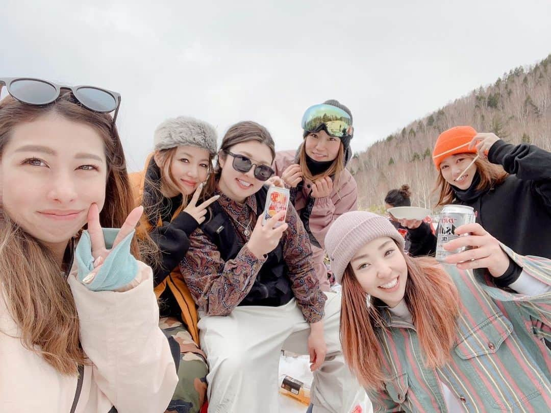 DJGEKIKARAさんのインスタグラム写真 - (DJGEKIKARAInstagram)「なっちゃん企画ありがとうー💕🏂 💛💙夏に海いこぉー☀️👙💙💛 みんな本気だよ🐷  @aso.natsu  @eriiiiiko17_snow  @naccho2610  @kameeeeeeeex  @gokigen_saiko   #ダイエット #ダイエットメニュー #みんなで海行く　#みんなめちゃやる気　#毎日LINEとんでる　#食事報告と体重報告 #スノーボード #スノーボード女子 #スノーボード動画 #ツリーラン #丸沼高原スキー場 #川場スキー場 #神立スノーリゾート #杉ノ原スキー場 #ジブ #ゴープロのある生活」4月18日 17時10分 - dj_gekikara