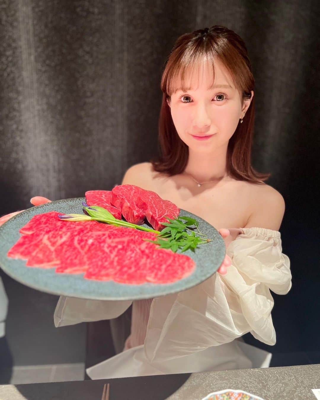 小島みなみのグルメインスタ