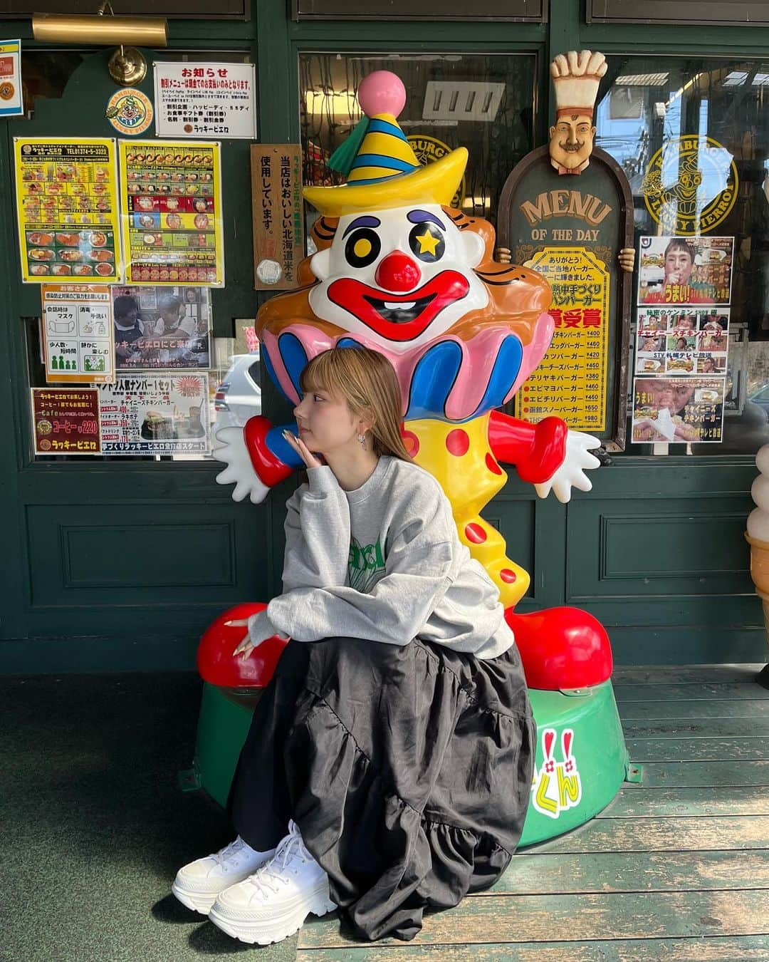 大塚愛里（あいにょん）さんのインスタグラム写真 - (大塚愛里（あいにょん）Instagram)「🤡🍔」4月18日 17時26分 - _19970502