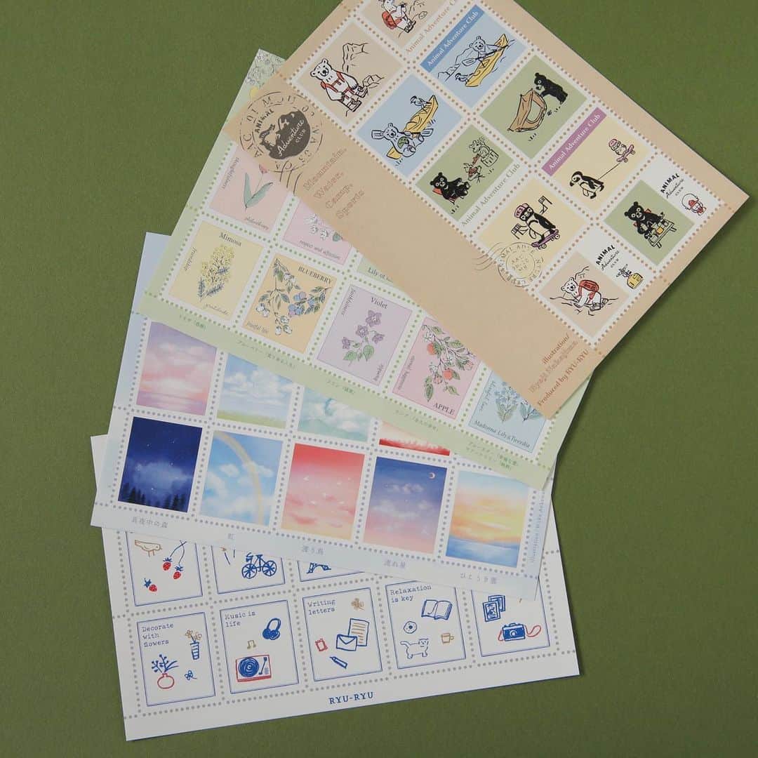 RYU-RYUさんのインスタグラム写真 - (RYU-RYUInstagram)「【イベント限定商品】 . 今週末に #京都 で開催される『#紙博 』で 販売される、イベント限定のアイテムをご紹介します！ . 「イベント限定 切手風シール」 . リュリュの人気モチーフたちが 切手風のシールになりました！ . 4種類のデザインのうち、 今回は『アニマルアドベンチャークラブ』と 『トリコロール』の2種類をご紹介します。 . シンプルなデザインのシールは 手帳デコにぴったり。 ラッピングやメッセージカードの アクセントにもおすすめです🎁 . 『アニマルアドベンチャークラブ』は アニマルパレードシリーズでおなじみの 絵描き・中島良二 @ryoji_nakajima_osaka さんに よるイラストです。 . 来場の記念や、お友達へのお土産として リュリュのシールをどうぞ😊 . ご来場の際は、ぜひリュリュのブースに お立ち寄りくださいね😊 皆様とお会いできるのを、 楽しみにしております✨ . 【イベント限定・切手風シール】 価格：330円（税込） ※切手ではありませんので、ハガキや手紙等の 郵便物へのご使用はお避けください。 . ※イベント限定商品の為、数に限りがございます。 . 紙博の詳細については @kamihaku2023 のプロフィール欄から 公式サイトへアクセスして下さいね🔎 . 【紙博 in 京都】 ▪︎開催日：2023年4月22日(土)、23日(日) ▪︎開催時間：10:00〜17:00 ▪︎会場：京都市勧業館みやこめっせ第3展示場 ▪︎入場料：前売り券 1,000円〜1,200円 当日券：1,200円 手紙社部員限定前売り券(先行入場付き):1,000円 . 様々な情勢に鑑みて、内容等が変更になる場合がございます。 詳細は紙博公式サイトにてご確認ください。 . #手紙社 #手紙舎 #紙博 #文具 #紙もの #紙もの好き #ステーショナリー #リュリュ #京都 #手帳デコ #ノートデコ #文具好き #文具女子 #ryuryu #限定 #ミニメッセージカード #シール #切手風シール  #シール好き #空景色 #空時間 #空 #フラワー #アニマル #トリコロール #フレンチガーリー」4月18日 17時48分 - ryuryu_zakka