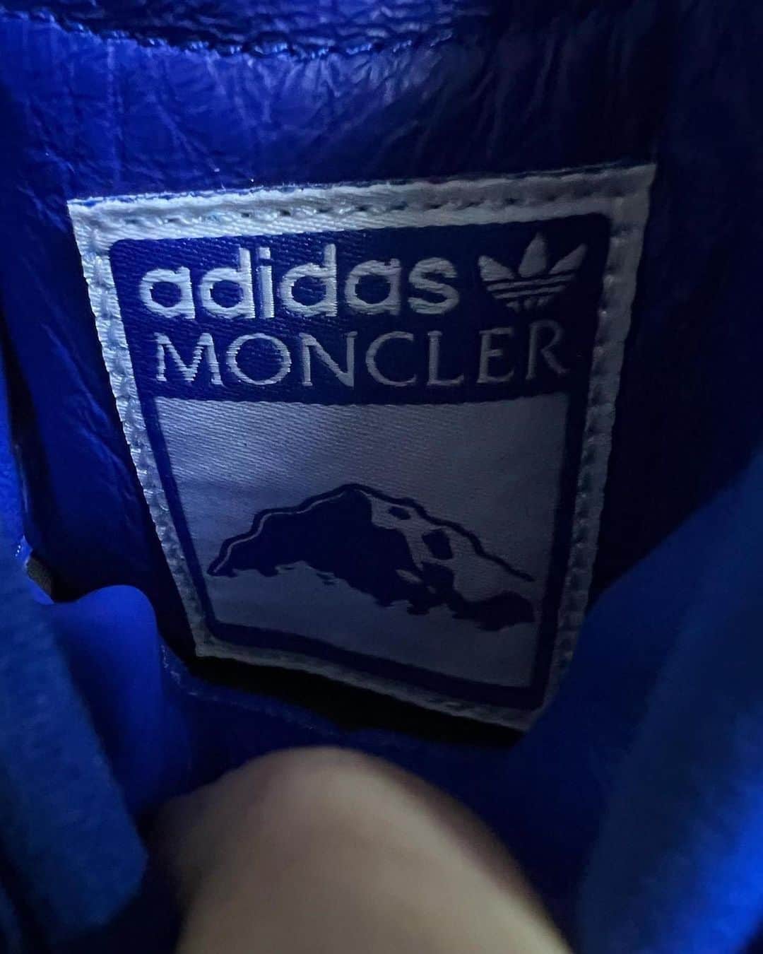 Nice Kicksさんのインスタグラム写真 - (Nice KicksInstagram)「A new shoe in Moncler’s forthcoming adidas collection has popped up online 👀  Are we feelin’ the neon? 🤔」4月18日 9時13分 - nicekicks