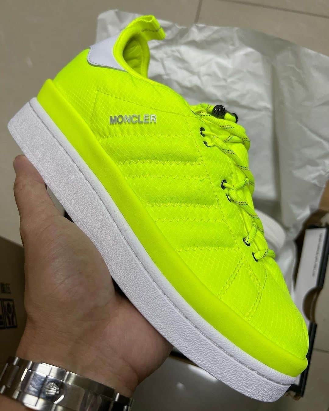Nice Kicksさんのインスタグラム写真 - (Nice KicksInstagram)「A new shoe in Moncler’s forthcoming adidas collection has popped up online 👀  Are we feelin’ the neon? 🤔」4月18日 9時13分 - nicekicks