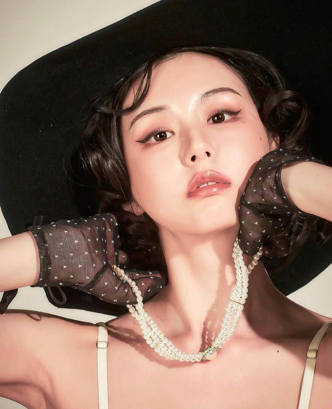 双木昭夫のインスタグラム：「レトロなメイクはくりえみちゃんのカレンダー機能です💖」