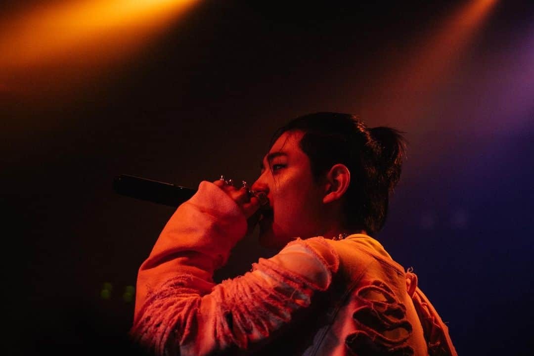 のインスタグラム：「"00motion Collective Vol.03" #00mc03  -Misaki Hinata Album Release Edition-  @yackle_yyy さん ありがとうございました💙😈   Photo by Masato Tanaka 　　　　　　 @holyhuman__1231」