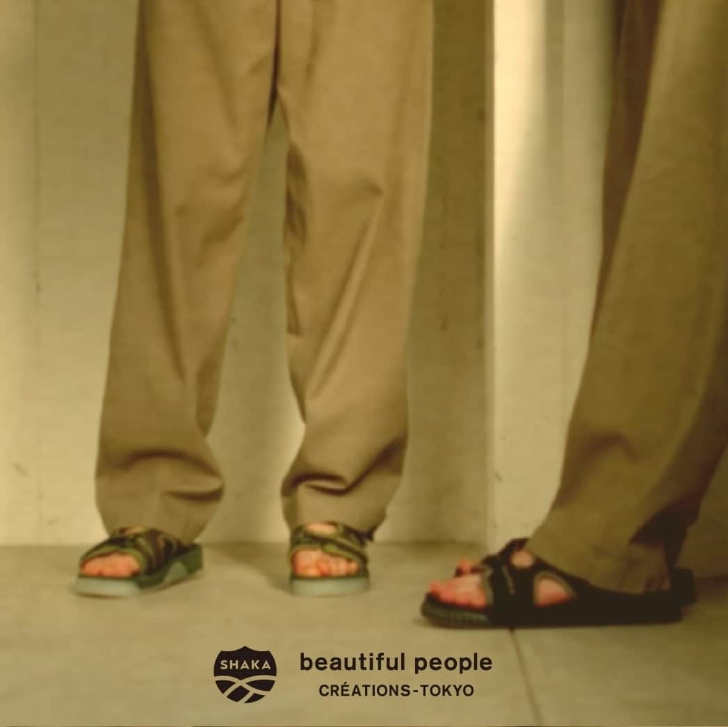 ビューティフルピープルさんのインスタグラム写真 - (ビューティフルピープルInstagram)「preorder⁠ SHAKA x beautiful people sandals ⁠ ⁠ 4/15（土）よりオンラインストアにて先行予約開始。⁠ 4/29（土）より直営各店にて発売予定。⁠ ⁠ 15 APR pre-orders starts online on beautiful-people.jp⁠ 29 APR launch ONLINE & IN STORES⁠ ⁠ ⁠ □ SHAKA CHILL OUT⁠ for beautiful people  ⁠color：black / beige / khaki⁠ size：22-28cm（1cm刻み）⁠ ビューティフルピープルとSHAKAのコラボレーションサンダル。⁠SHAKAの定番モデルCHILL OUTは甲部分のストラップが調整できる機能性で人気を得ているが、さらにバックストラップをあしらうことで、よりよい履き心地を実現。⁠バックストラップは取り外しが可能と2way仕様に。⁠ オリジナリティのある配色は、Summer 2023 Collectionテーマに連動し、ミリタリーアイテムに見られる色差をインスピレーションに作成。⁠ソールはクリアソールにすることで、歩行時に見える靴底のブランドロゴがアクセントに。⁠ ⁠ ⁠Sandal collaboration between beautiful people and SHAKA using SHAKA's classic CHILL OUT model, which is popular for its functionality, with adjustable straps at the instep, and the back strap are removable that you can wear them in 2 different way. ⁠ The original colour scheme is linked to the Summer 2023 Collection theme and was inspired by the colour differences found in military items. The clear sole accentuates the brand logo on the sole, which can be seen when walking. ⁠ ⁠ ⁠___⁠ ⁠ ⁠【beautiful people 直営店舗⁠】⁠⁠⁠⁠ ⁠ ■Online store⁠（4/15より先行予約受付）⁠ www.beautiful-people.jp⁠ ⁠ ■Global Online store⁠ www.beautiful-people-creations-tokyo.com⁠ ⁠ ■ 青山店⁠⁠⁠⁠ 東京都港区南青山3-16-6⁠⁠⁠⁠ ⁠⁠⁠⁠ ■ 新宿伊勢丹店（ @restyle_tokyo_isetanmitsukoshi ）⁠⁠⁠⁠ 東京都新宿区新宿3-14-1 伊勢丹新宿店本館2階⁠⁠⁠⁠ TOKYOクローゼット/リ・スタイルTOKYO⁠⁠⁠⁠ ※三越伊勢丹リモートショッピングアプリからもお問い合わせ可⁠ ⁠⁠⁠⁠ ■ 渋谷PARCO店（ @parco_shibuya_official ）⁠⁠⁠⁠ 東京都渋谷区宇田川町15-1 渋谷パルコ 2F⁠⁠⁠⁠ ⁠⁠⁠⁠⁠⁠⁠⁠※メンズ対応サイズ展開中⁠ ⁠ ■ ジェイアール名古屋タカシマヤ店（@style_and_edit_nagoya ）⁠⁠⁠⁠ 愛知県名古屋市中村区名駅1丁目1番4号 ジェイアール名古屋タカシマヤ4階　モード＆トレンド「スタイル＆エディット」⁠⁠⁠⁠ ⁠⁠⁠⁠ ■⁠阪急うめだ店⁠⁠ (@hankyumode )⁠⁠⁠ 大阪府大阪市北区角田町8番7号 阪急うめだ本店 3階　モード⁠⁠⁠⁠ ⁠ ___⁠ ⁠ #beautifulpeople⁠⁠⁠ #ビューティフルピープル⁠⁠⁠ #creationstokyo⁠ #SHAKA #CHILLOUT⁠ #sandal #サンダル⁠ #コラボレーション⁠ #2way #comingsoon⁠」4月18日 10時00分 - beautifulpeople_officialsite