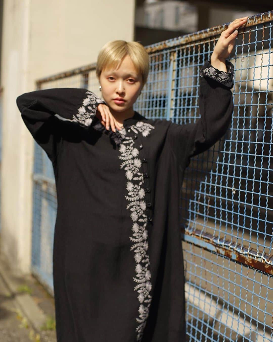PUNK CAKEさんのインスタグラム写真 - (PUNK CAKEInstagram)「🐉 new arrival 🐉 ☑︎ Linen china black dress【SOLD】  Now on sale ➡︎ ONLINE STORE  model / @momooka_koyo」4月18日 10時31分 - punk_cake