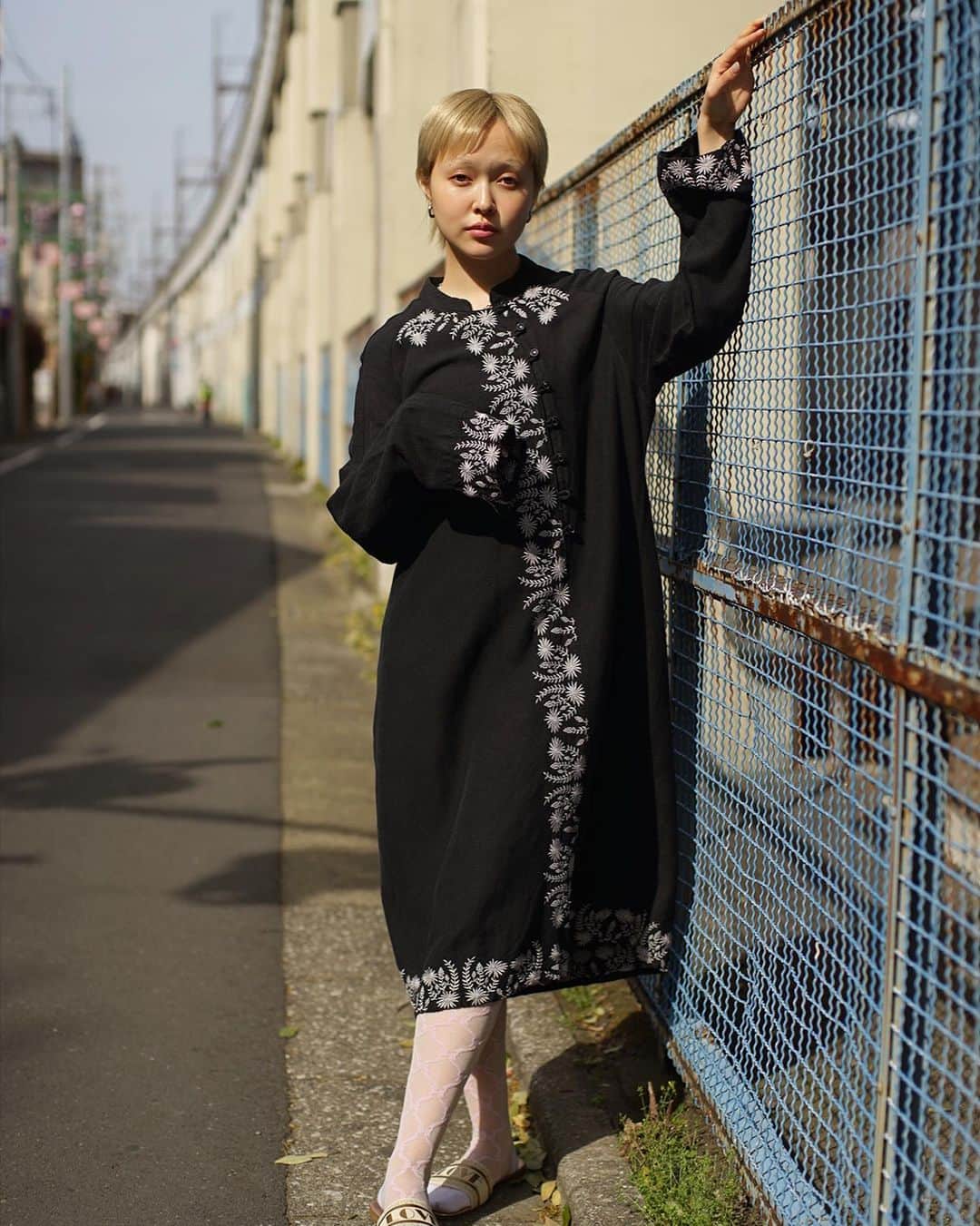 PUNK CAKEさんのインスタグラム写真 - (PUNK CAKEInstagram)「🐉 new arrival 🐉 ☑︎ Linen china black dress【SOLD】  Now on sale ➡︎ ONLINE STORE  model / @momooka_koyo」4月18日 10時31分 - punk_cake