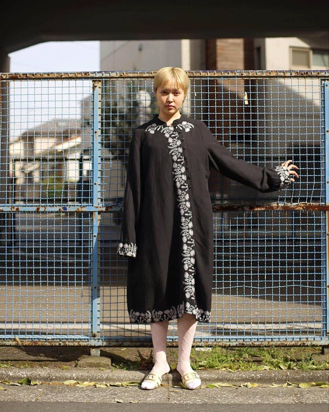 PUNK CAKEさんのインスタグラム写真 - (PUNK CAKEInstagram)「🐉 new arrival 🐉 ☑︎ Linen china black dress【SOLD】  Now on sale ➡︎ ONLINE STORE  model / @momooka_koyo」4月18日 10時31分 - punk_cake