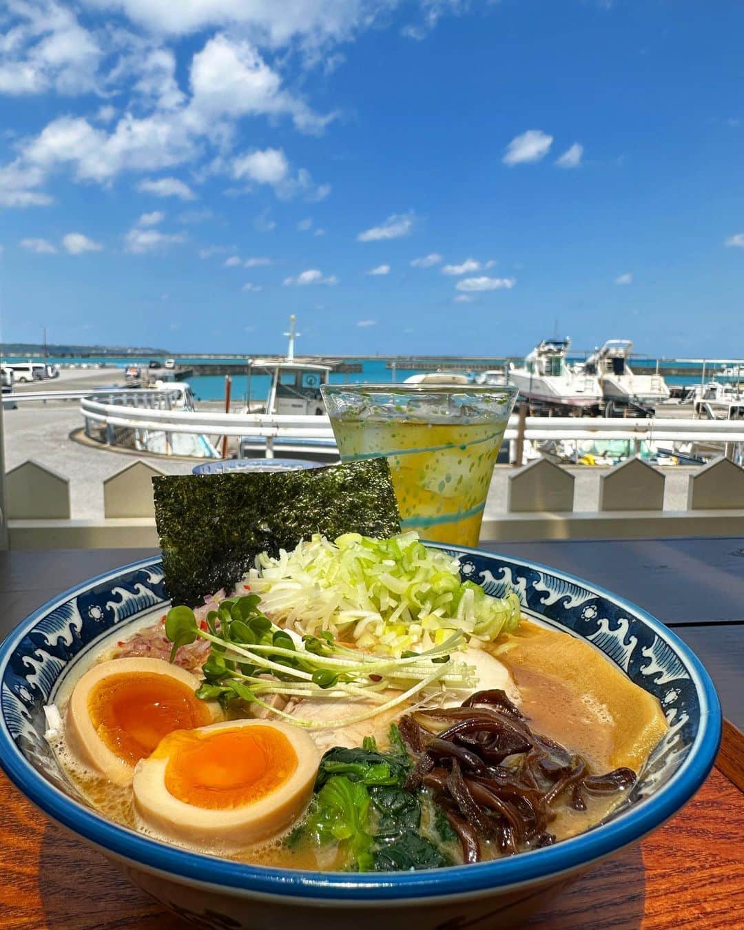 池田沙代さんのインスタグラム写真 - (池田沙代Instagram)「✨  楽しかった宮古島投稿おわり🩵(たぶんw) 現実に戻りまーす🗼🐶  2枚目の鶏白湯宮古そばが 今回とても好きだった🍜🩵 また行きたい🤍 🍜 @plm385   #宮古そば」4月18日 10時40分 - sayopi