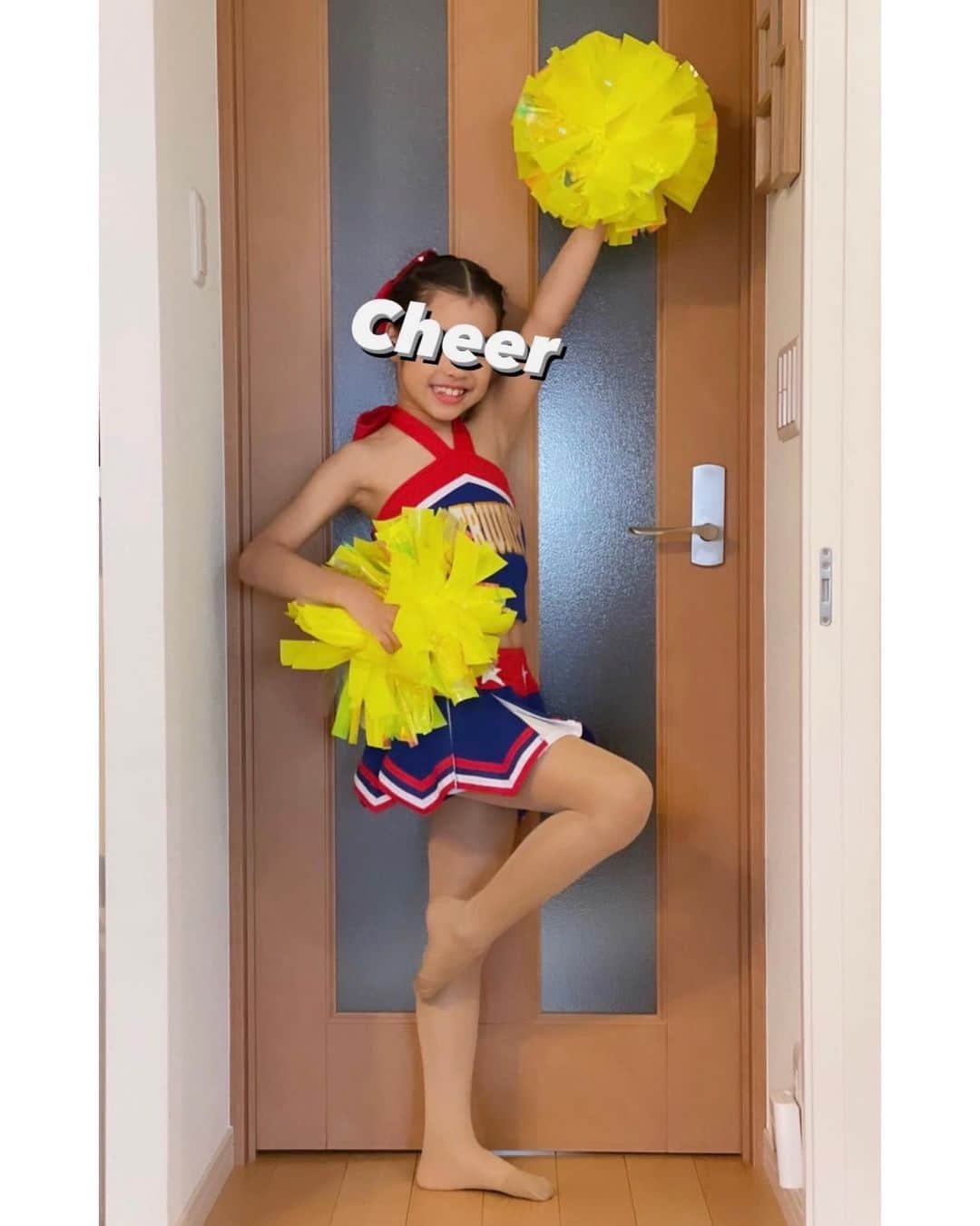 ochikeronさんのインスタグラム写真 - (ochikeronInstagram)「Cheer Recital on March 25th, 2023 ❤️  We support you. I know you know is what I always say 😂  It is challenging since she is not that flexible and I am very busy not having enough time to stick to her. But doing our best for the better result 😊  #cheermom #チアダンス #cheer」4月18日 10時34分 - ochikeron
