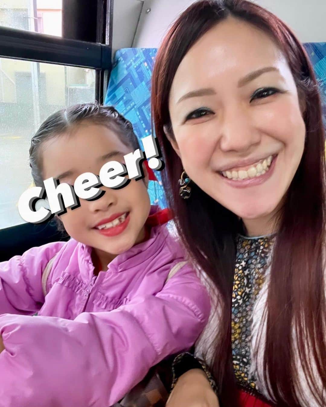 ochikeronのインスタグラム：「Cheer Recital on March 25th, 2023 ❤️  We support you. I know you know is what I always say 😂  It is challenging since she is not that flexible and I am very busy not having enough time to stick to her. But doing our best for the better result 😊  #cheermom #チアダンス #cheer」