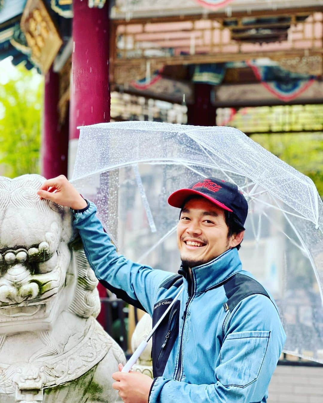 福田洋さんのインスタグラム写真 - (福田洋Instagram)「In a Chinese temple in the rain☂️  #プロレス #プロレスラー #prowrestling #prowrestler  #basara_pw」4月18日 10時58分 - trans_am_hiroshi