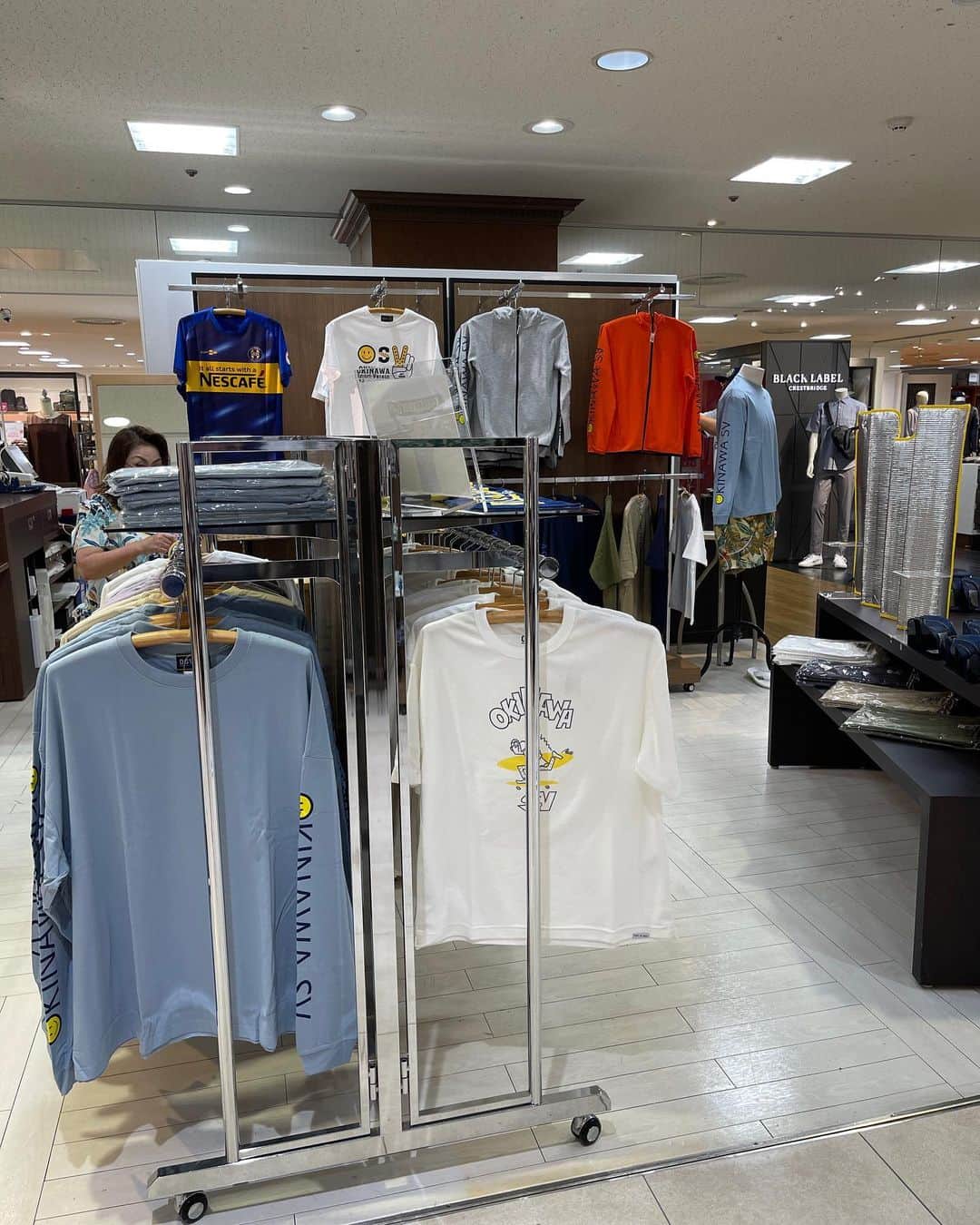 高原直泰さんのインスタグラム写真 - (高原直泰Instagram)「デパートリウボウ5階にてPOP UP SHOP本日よりスタートしました。 #沖縄sv #デパートリウボウ  #沖縄svアイテム」4月18日 11時32分 - takahara.osv