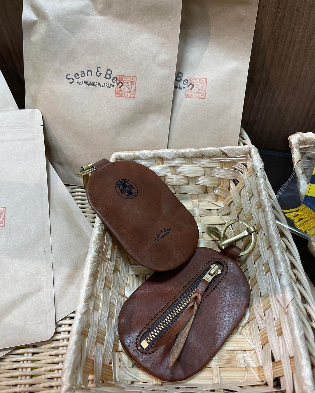 高原直泰さんのインスタグラム写真 - (高原直泰Instagram)「デパートリウボウ5階にてPOP UP SHOP本日よりスタートしました。 #沖縄sv #デパートリウボウ  #沖縄svアイテム」4月18日 11時32分 - takahara.osv