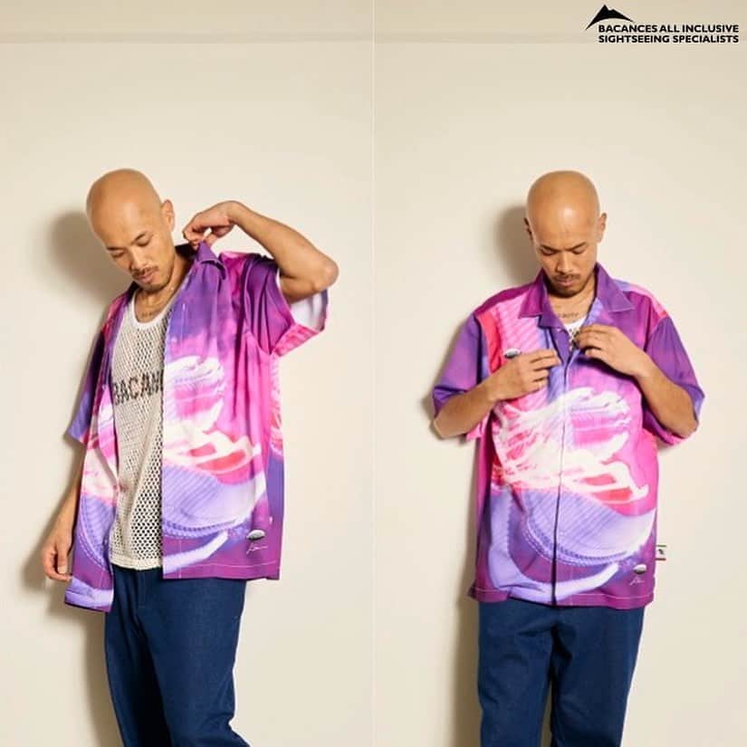 Dickies_projpのインスタグラム：「⚫︎  BACANCES 2023 SS Apr delivery.  BC JOJI ALOHA SHIRTS NEON  Comming 4/25.  ロマンチック写真家のJoji Shimamotoとのコラボアロハシャツ。  テロテロとしたチンピラ風な生地のシャツにJoji Shimamotoの写真が映える1着となっております。    -Joji Shimamoto 嶋本 丈士 BIO- @jojishimamoto   Photographer / Creative Director   2007年 ACADEMY OF ART UNIVERSITY, SAN FRANCISCO, CA 写真科卒業。  在米中に数々の写真展を企画開催する。  2008年 帰国後、新宿のTHE ART COMPLEX CENTER OF TOKYOで大規模な写真展を開催。  STUDIO VOICE別冊 「日本の100人の写真家」 に選出される。  BASEMENT GINZAでの個展、ニューヨークでのNEW CITY ART FAIRメインイメージ写真を担当。  2014年 麹町にてビル 一棟をアートイベントとして使用した #BCTION を主催。約2週間の開催期間で来場者1万3千人を記録。  2018年 渋谷MAGNET BY SHIBUYA109(元109メンズ館)内のミューラルをプロデュース。  Joji Shimamotoの作品はその場の匂いや、音、湿気までも感じさせ、前後のストーリーが映画のように脳内にて想像できる。観る者の感性が呼び覚まされる、希有なフォトグラファーである。   #bacances #bacances_jp #bacances_allinclusive  #jojishimamoto」