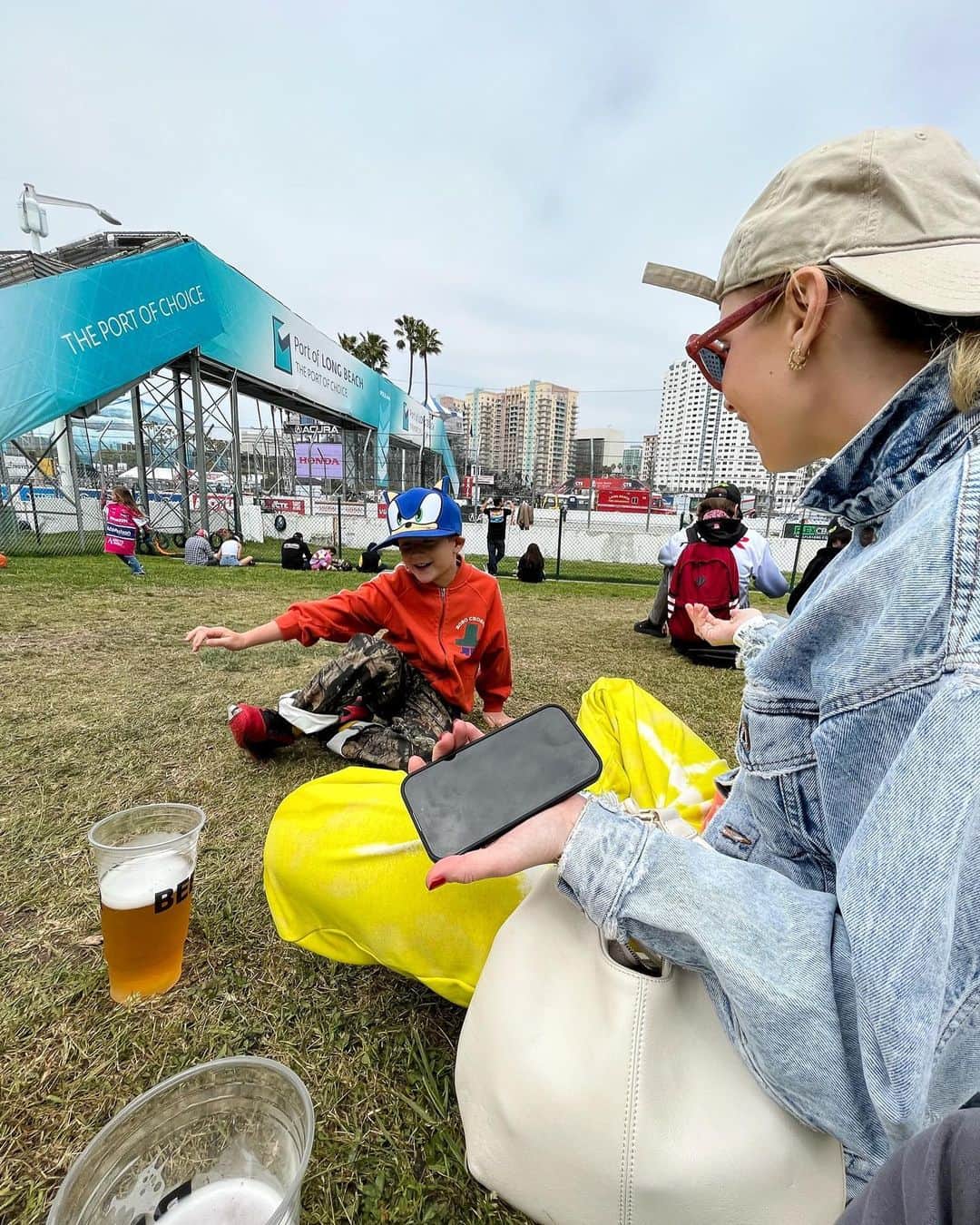 ホイットニー・ポートさんのインスタグラム写真 - (ホイットニー・ポートInstagram)「The Long Beach Grand Prixe was sick! Why don’t I drink beer more often?! @gplongbeach」4月18日 11時43分 - whitneyeveport