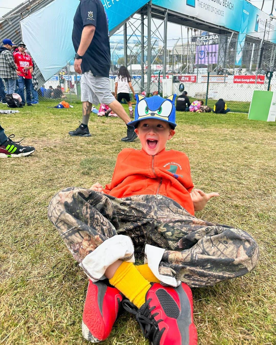 ホイットニー・ポートさんのインスタグラム写真 - (ホイットニー・ポートInstagram)「The Long Beach Grand Prixe was sick! Why don’t I drink beer more often?! @gplongbeach」4月18日 11時43分 - whitneyeveport