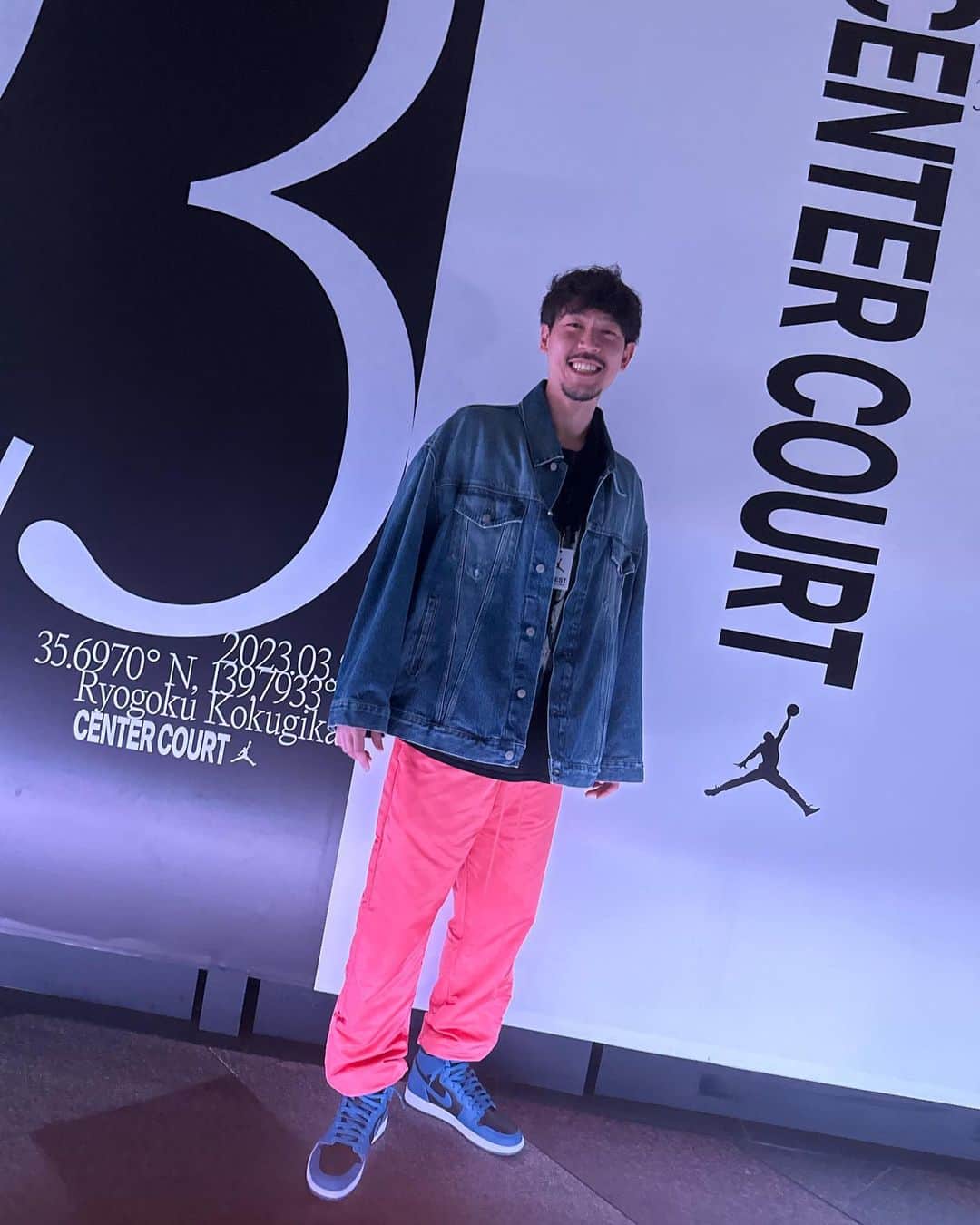長谷川惠一さんのインスタグラム写真 - (長谷川惠一Instagram)「先日、両国国技館で行われたジョーダンストアのオープニングイベントに招待していただきました🙋‍♂️  国技館の真ん中にバスケのコートがあるという異様だけど、スタイリッシュでかっこいい空間だったな🤔🏀  @travisscott 来たのはビックリ😳‼」4月18日 11時51分 - keiichihasegawa