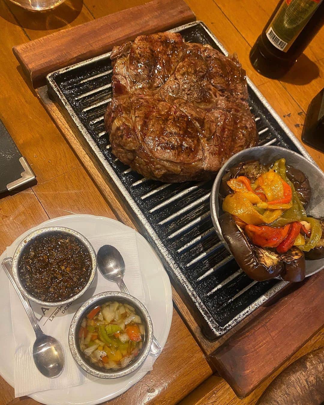 浅田舞さんのインスタグラム写真 - (浅田舞Instagram)「𝑭𝒓𝒐𝒎 𝑩𝒖𝒆𝒏𝒐𝒔 𝑨𝒊𝒓𝒆𝒔🇦🇷💙🤍💛 ⁡ 𝑈𝑛 𝑣𝑖𝑎𝑗𝑒 𝑝𝑎𝑟𝑎 𝑟𝑒𝑐𝑜𝑟𝑑𝑎𝑟. ¡𝑀𝑒𝑗𝑜𝑟! ⁡ この国の文化も音楽も人柄も食事も 私は大好き!!!!!」4月18日 12時11分 - asadamai717