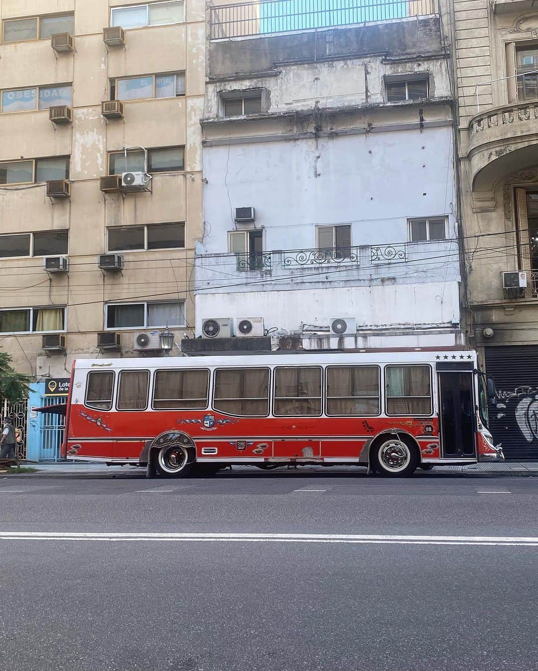 浅田舞さんのインスタグラム写真 - (浅田舞Instagram)「𝑭𝒓𝒐𝒎 𝑩𝒖𝒆𝒏𝒐𝒔 𝑨𝒊𝒓𝒆𝒔🇦🇷💙🤍💛 ⁡ 𝑈𝑛 𝑣𝑖𝑎𝑗𝑒 𝑝𝑎𝑟𝑎 𝑟𝑒𝑐𝑜𝑟𝑑𝑎𝑟. ¡𝑀𝑒𝑗𝑜𝑟! ⁡ この国の文化も音楽も人柄も食事も 私は大好き!!!!!」4月18日 12時11分 - asadamai717