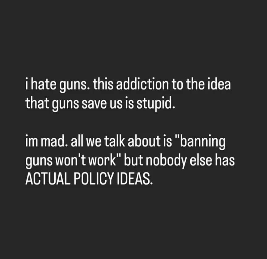 クリス・ライアンさんのインスタグラム写真 - (クリス・ライアンInstagram)「can we think of any actual policy alternatives? these shootings are ridiculous. just literally any policy that will work.」4月18日 12時19分 - chrislyonm