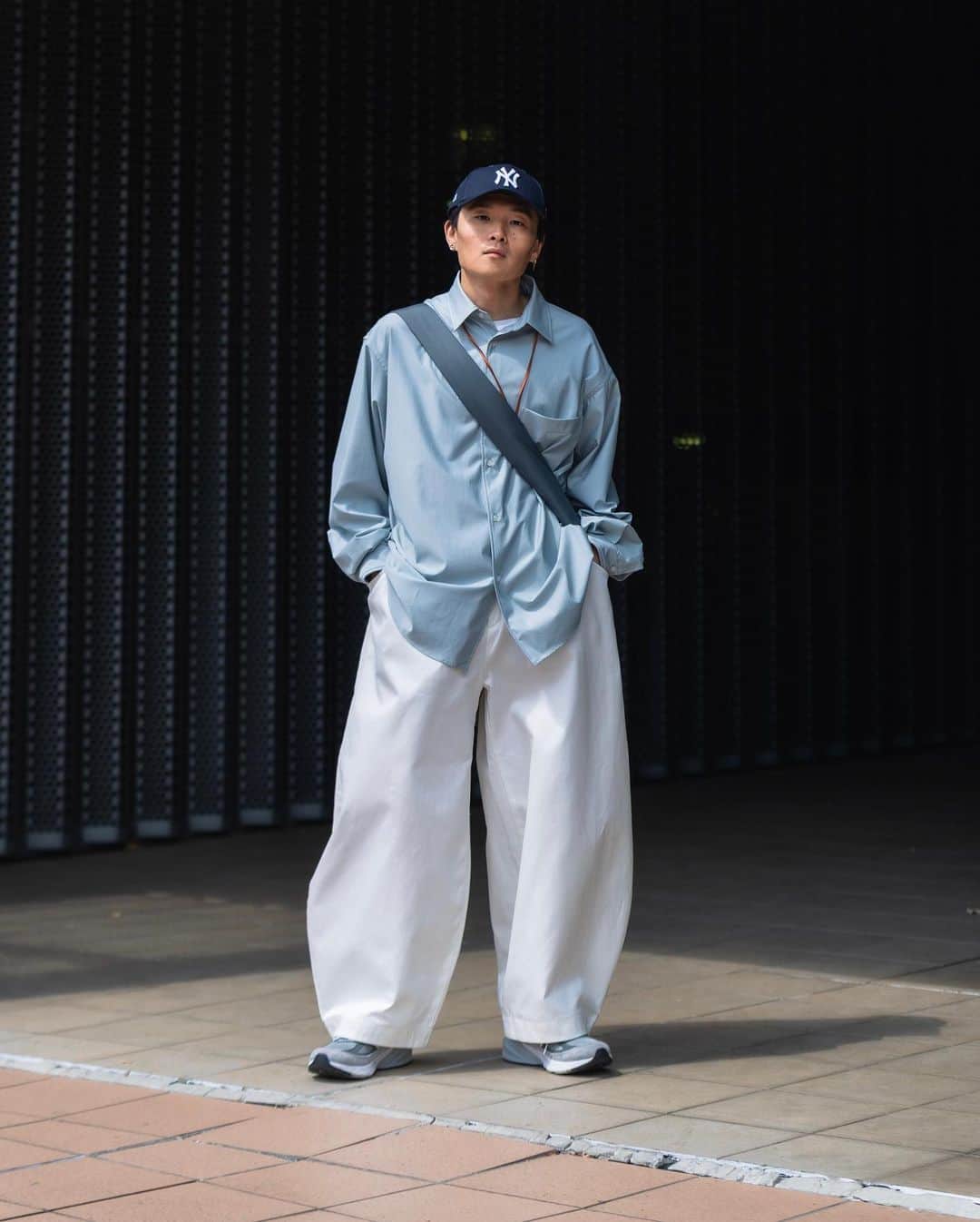 Ryoさんのインスタグラム写真 - (RyoInstagram)「ㅤㅤㅤㅤㅤㅤㅤㅤㅤㅤㅤㅤㅤ Today's outfit🚶‍♂️ ブルーグレーにホワイト！春らしい色を着たくなるね✊🌸  shirts : @the_clesste  pants : @the_clesste  shoes : @newbalancelifestyle  bag : @the_clesste  #clesste #newbalance」4月18日 12時21分 - ryo__takashima