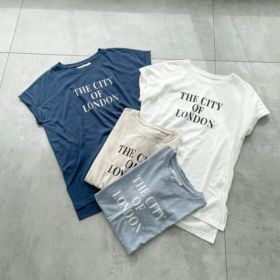 Lugnoncure（ルノンキュール）さんのインスタグラム写真 - (Lugnoncure（ルノンキュール）Instagram)「【Recommend Style】 クロシェ編みのデザインが華やかな スカートにはシンプルなロゴTシャツを 合わせて爽やかに。 ⁡ クロシェ編みスカートやグルカサンダルで さりげなく肌見せをすることで 程よい抜け感をプラスすることができます。 ⁡ ⁡ #T-shirt ¥2,970(tax incl.) _No.1212529 off-white/beige/sax blue/navy ⁡ #skirt ¥6,490(tax incl.) _No.1506090 off-white/black  ⁡ #bag ¥4,290(tax incl.) _No.1817367 off-white/mint/black 4月下旬発売予定 ⁡ #sandals ¥6,930(tax incl.) _No.1817302 off-white/gold/black ⁡ ⁡ ※オンラインショップにも順次入荷いたします。 ⁡ ⁡ ※商品画像は、撮影環境やご利用のPC・スマートフォンのモニター環境などにより実物と色味に差異がある場合がございます。 ⁡ ⁡ ⁡ #lugnoncure #ルノンキュール #オフコーデ #オフスタイル #休日コーデ #大人カジュアル #大人カジュアルコーデ #カジュアルコーデ #ナチュラルファッション #Tシャツコーデ #Tシャツ #スカート #クロシェ編み #2023ss #summer #canshopig」4月18日 18時02分 - lugnoncure