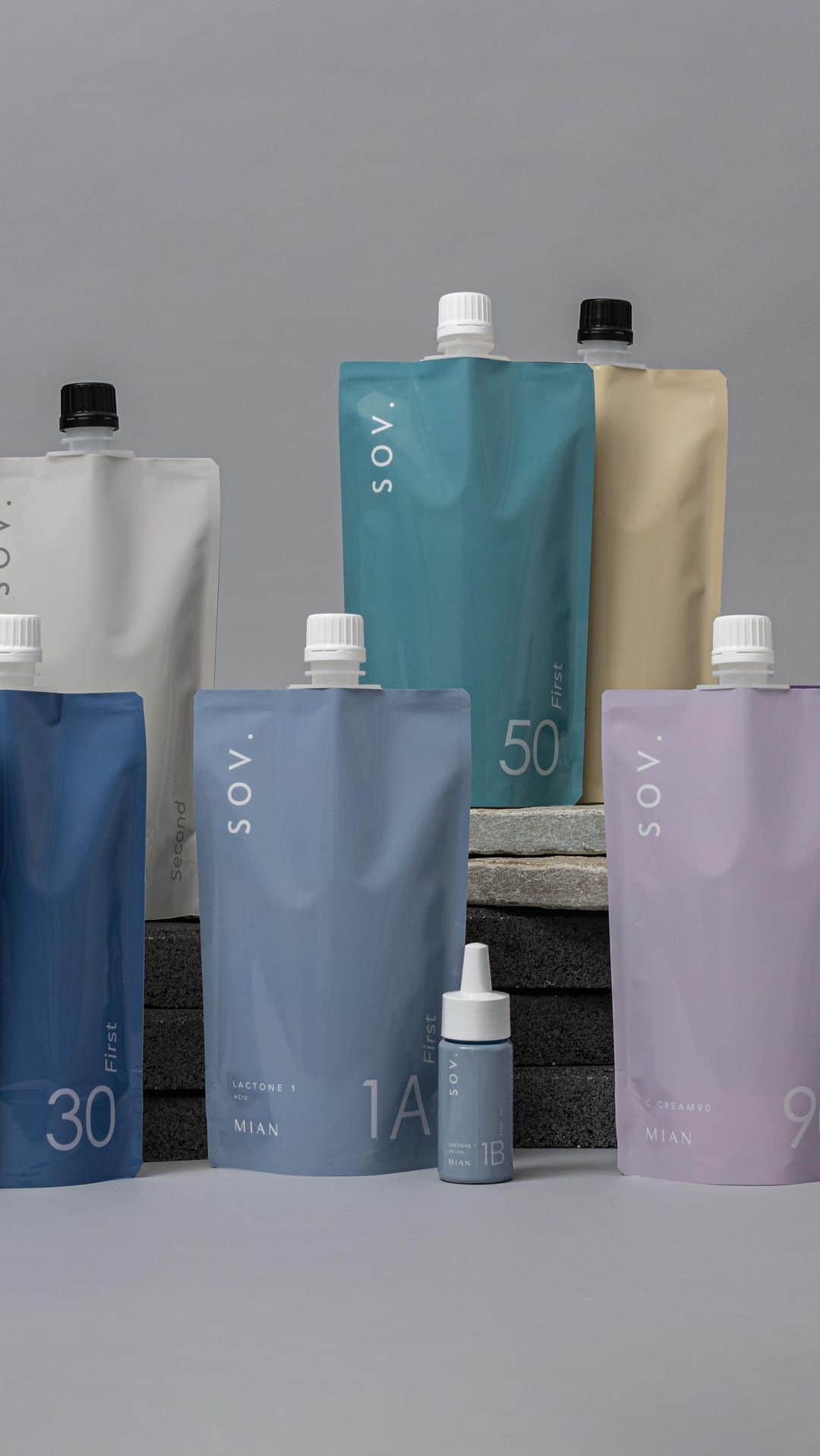 フォードヘア化粧品のインスタグラム：「髪質や、ダメージレベルに合わせたストレート施術を叶える幅広いラインナップ  New system perm product 【SOV.】  2023.6.1 Debut  #mianbeauty #ミアンビューティー #SOV #ソヴ #パーマ #perm #파마 #烫发 #パーマスタイル  #縮毛矯正 #髪質改善 #酸性ストレート #髪質改善ストレート #ストレートパーマ #くせ毛 #新製品 #ニューアイテム」