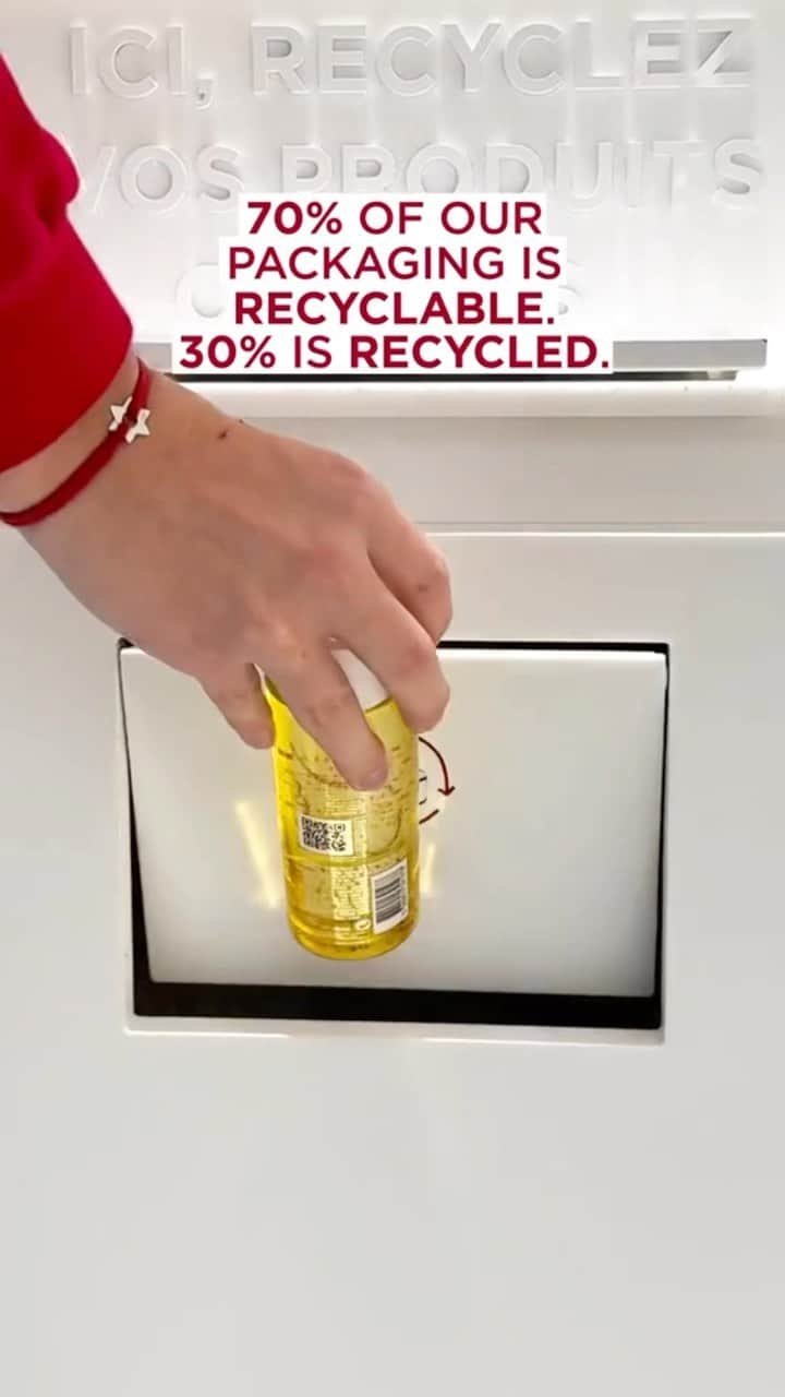 CLARINSのインスタグラム：「Did you know that 70% of our packaging is recyclable and we’re working to make that 100% by 2025?   #Clarins #recycle #sustainablebeauty #recyclablepackaging」