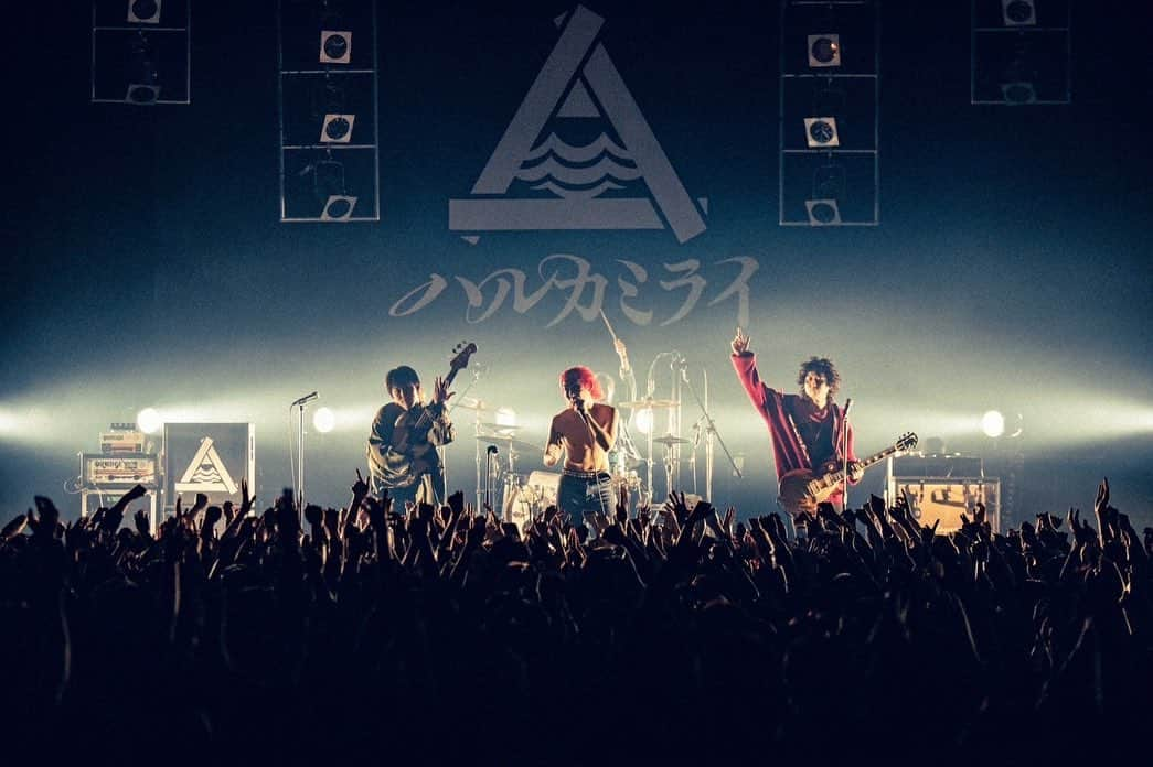 ハルカミライさんのインスタグラム写真 - (ハルカミライInstagram)「2023/04/15 (Sat) Zepp Sapporo ハルカミライ presents 「ヨーロー劇場2023 - FLOWER JOE -」  Photo by @ayumu10.18」4月18日 13時15分 - harukamirai_info