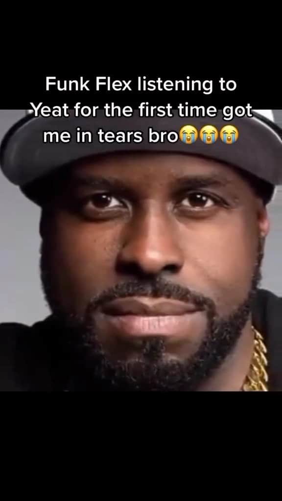 ファンクマスター・フレックスのインスタグラム：「WHY THEY SO ME LIKE THAT? I WAS JUST HYPED ON SONG? 😂💣😂💣😂💣😂💣 AM I TOO OLD TO LIKE YEAT? @hunter.tayllorrr x @upcomingculture」