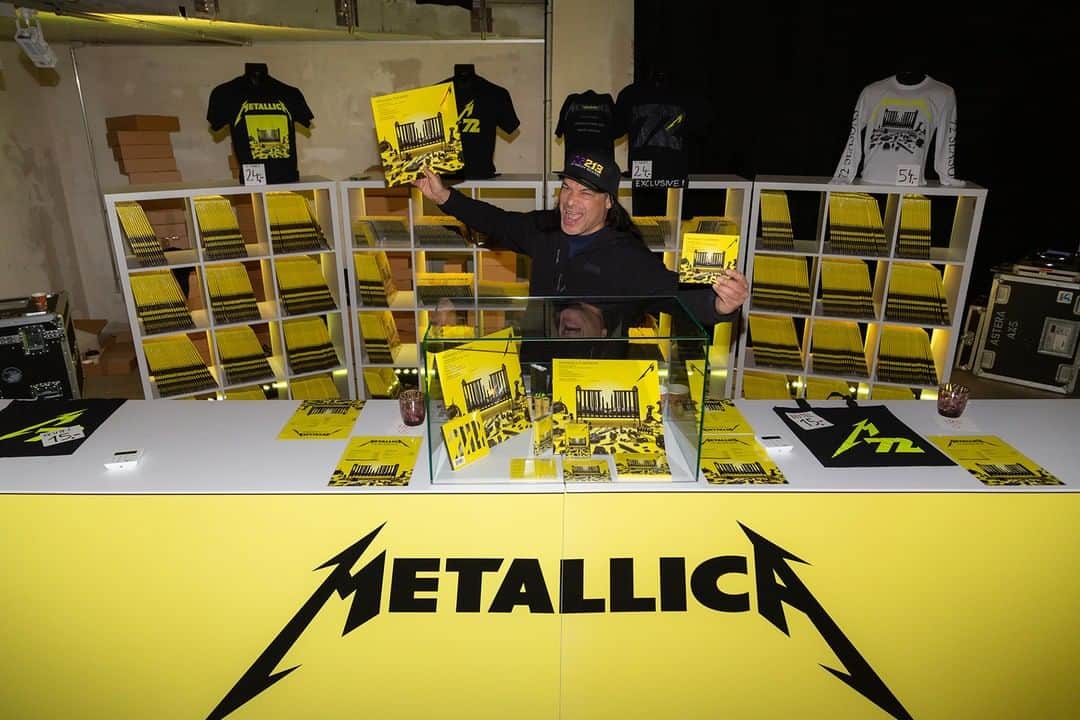 メタリカのインスタグラム：「Berlin knows how to celebrate an album release! 🇩🇪 Thanks to all who came out to the #72Seasons Pop-Up Shop last week! 🤘」