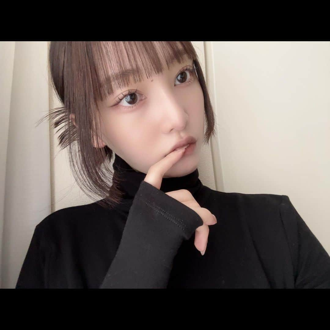 山田愛奈さんのインスタグラム写真 - (山田愛奈Instagram)「.  薄手のトップスと春ジャケットみたいな 組み合わせばっかり着てる🌷🌸  恵比寿店に移ってからの初眉メンテも︎ ̖́- 毎回熟睡しちゃうんだけど 今回漫画でしか見た事ない起き方して🤣 本当しばらくサナさんとじわじわ つぼって笑い止まらなくなりました💥 あ〜おもしろっい。  My first eyebrow maintenance since  I moved to Ebisu shop is also ︎ I fall asleep every time I woke up in a way that I've only seen in cartoons For a while, Sana and I I couldn't stop laughing Oh, it's fun.」4月18日 15時01分 - aina_yama