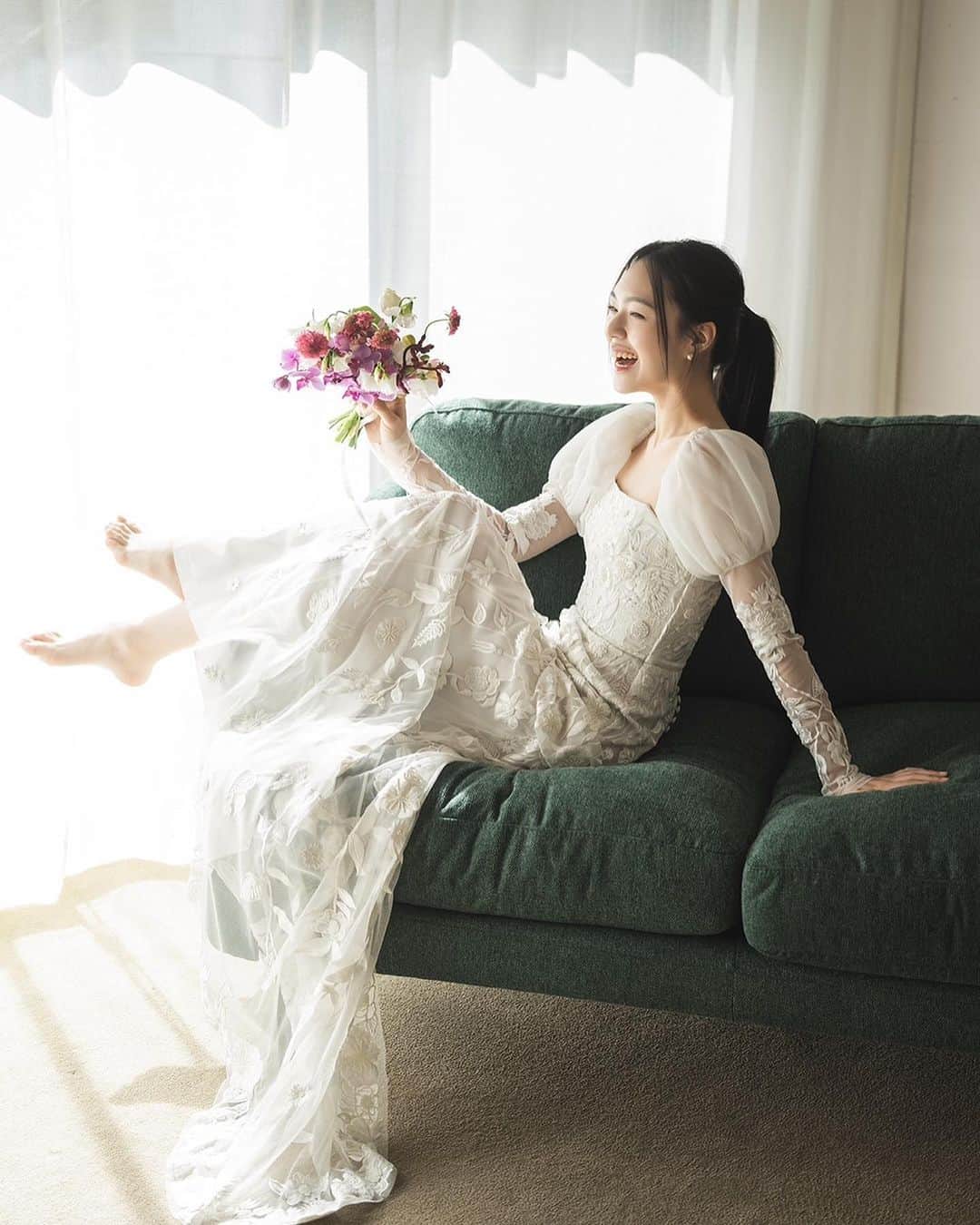 ♡プラコレWedding·⋆*さんのインスタグラム写真 - (♡プラコレWedding·⋆*Instagram)「. @placole_dressy【#DRESSY花嫁 】 【#プラコレ】をつけて投稿&フォローしてね♩ . ＝＝＝＝＝＝＝ . やっぱり可愛い！韓国ドレスまとめ💕  時代の最先端をいく韓国は もちろんドレスも可愛すぎるものばかり！  今回は６個のカラーのドレスをお見せします👀 好きなドレスはありますか👗？  ＝＝＝＝＝＝＝＝ 👗photo by... @gmldi9066 さま ＝＝＝＝＝＝＝＝ . 『#DRESSY花嫁』『#プラコレ』の ハッシュタグをつけて写真をUPしてね✦ 花嫁アプリ『DRESSY by プラコレ』の 記事に掲載＆リグラムされるかも♩ . みなさまからのいいねや保存 コメントをお待ちしています♥ 「このウェディングドレス可愛い！」 「ヘアスタイルも気になる！！」 「今の花嫁さんの流行りは！？」etc. . ＝＝＝＝＝＝＝＝ 花嫁アプリでは、 プロのアドバイザーに結婚式の相談を何度でも♡ ウェディングドレスの記事や、 自分のウェディングレポを残せちゃう♡” . >>>TOPのURLからcheck ⋈ @placole_dressy >>>結婚のご相談は プラコレウェディングアドバイザーへ♡ @wedding_adviser >>>ウェディングレポを残したいなら、 farny by プラコレをcheck ✎ @farny_wedding >>>花嫁準備に欠かせないアイテムをお探しなら placole & dressy Beauty をcheck ❁ @dressy_beauty_ >>>素敵なドレスに出会いたい花嫁さま♡ @dressyonline_をcheck >>>おしゃれなファミリーフォトは ドレシーベイビーをcheck 𓏸 @dressy.baby >>>鎌倉にOPEN”お花とドレスと紅茶のカフェ” @dressyroom_teaをcheck𓌉𓇋 . ＝＝＝＝＝＝＝＝＝＝＝＝＝＝＝＝ . #プレ花嫁 #卒花 #花嫁 #卒花嫁 #結婚 #結婚式 #試着レポ #farnyレポ #2023秋婚 #2023冬婚 #2023春婚 #2023夏婚 #カラードレス試着 #ドレス試着 #ドレス試着レポ #ドレス選び #カラードレス #カラードレス迷子 #ウェディングドレス #ドレス迷子 #チュールドレス #マーメイドドレス #韓国ドレス #韓国ウェディングドレス #韓国カラードレス #ボリュームドレス」4月18日 16時03分 - placole_dressy