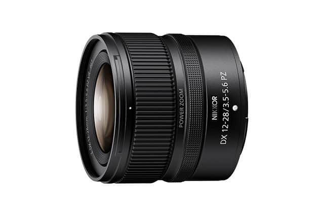 ニコンイメージングジャパン公式さんのインスタグラム写真 - (ニコンイメージングジャパン公式Instagram)「【NIKKOR Z 新製品のご案内】 . Vlogをはじめたいと思っている方におすすめ！ 表現の幅を拡げる、持ち歩きやすいパワーズーム搭載の超広角ズームレンズが登場！ . ▼「NIKKOR Z DX 12-28mm f/3.5-5.6 PZ VR」 https://nikon-image.com/products/nikkor/zmount/nikkor_z_dx_12-28mm_f35-56_pz_vr/ 2023年5月19日発売予定 (予約販売受付は、4月20日10時より開始します。) . 超広角12mm（35mm判換算：18mm相当）ならではの遠近感を強調した表現や、人の視野に近い自然な画角の28mm（35mm判換算：42mm相当）で、目で見たままを捉えるなども思いのまま。最短撮影距離からのボケを活かした映像制作なども楽しめます。 また、NIKKOR Z レンズでは初となるパワーズームの搭載で、優れた静音性※と操作性で快適なズーミングを実現。Vlogなどの動画撮影で威力を発揮します。 超広角ズームレンズながらも軽量なので、毎日の映像表現を探求するベストパートナーになります。 . ※ 静音性に配慮していますが、ズームリングを速く回転させたときなどに、動作音が記録される場合があります。 . 5、6枚目撮影：©:Yukihiro Nakamura . #nikoncreators #nikon #NIKKORZ #ニコン #カメラ #ミラーレス #Vlog #自撮り #Z30 #Zfc #ズームレンズ #広角レンズ」4月18日 16時01分 - nikonjp