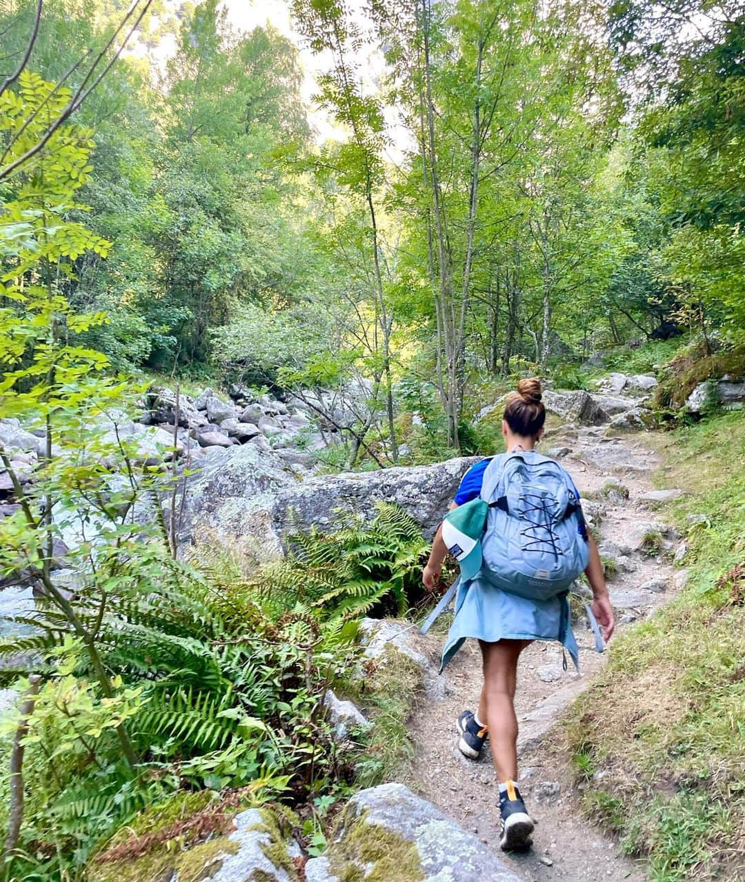 エリーザ・メネギーニのインスタグラム：「The top gets higher the more that I climb 🏔️」